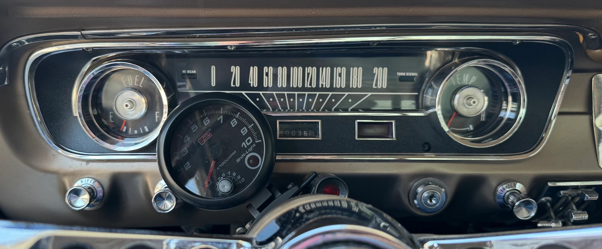FORD Mustang V8 Fastback 302-image-17