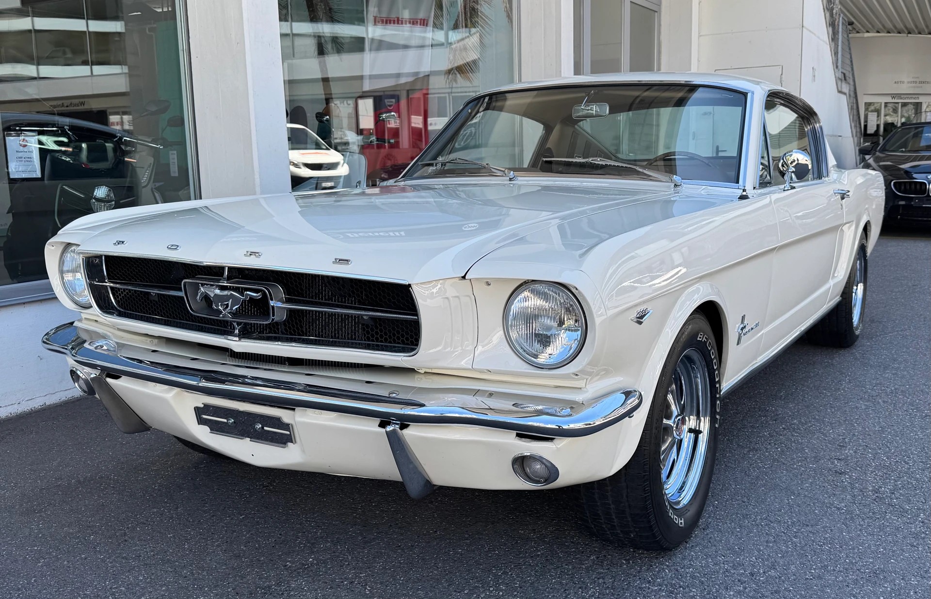 FORD Mustang V8 Fastback 302-image-9