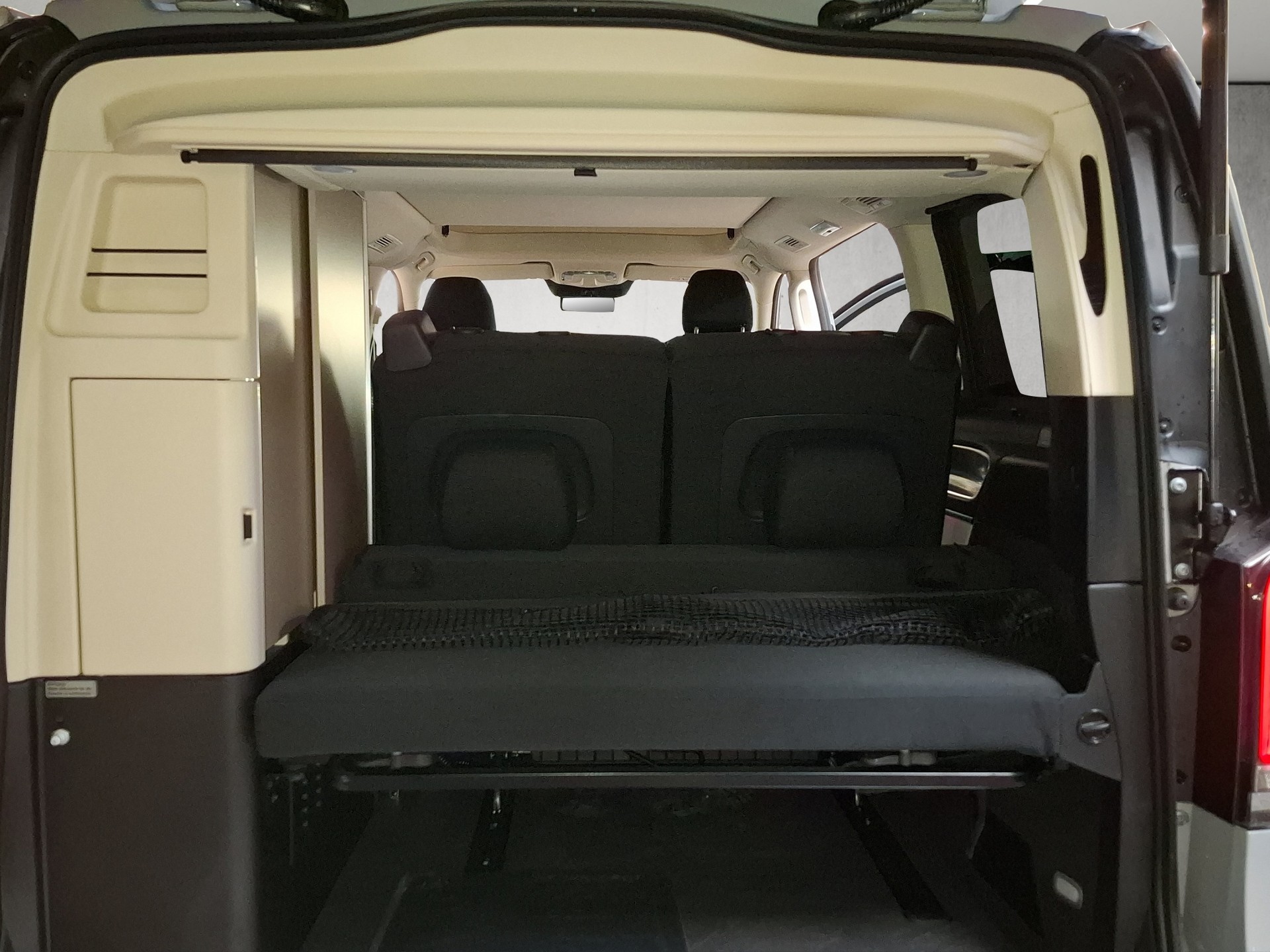 MERCEDES-BENZ Marco Polo 300 d 4M Automat-image-9