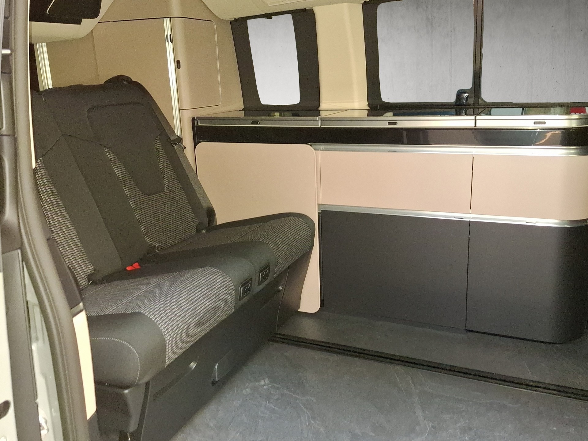 MERCEDES-BENZ Marco Polo 300 d 4M Automat-image-8
