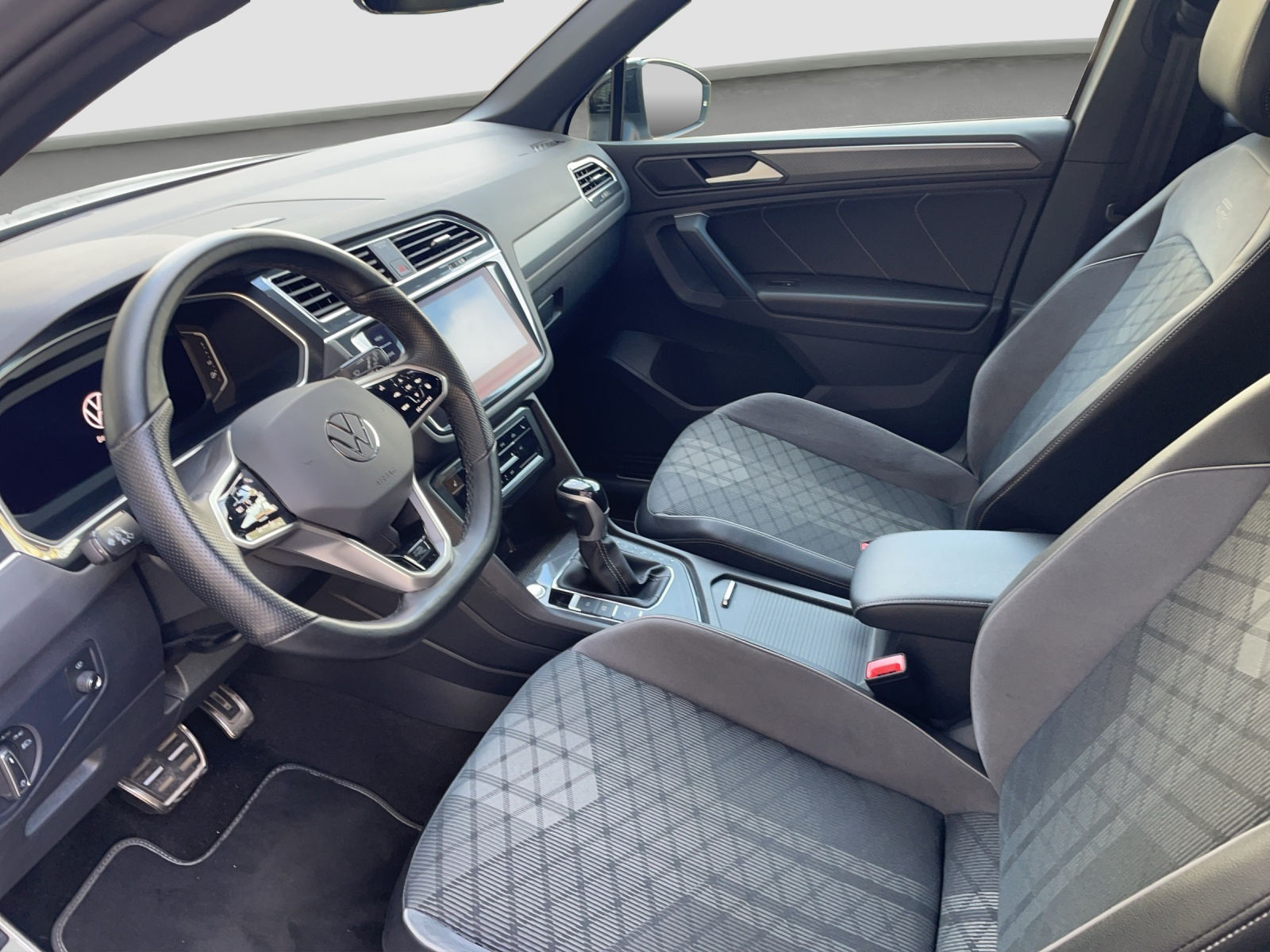 VW Tiguan 1.4TSI PHEV R-Line DSG-image-7