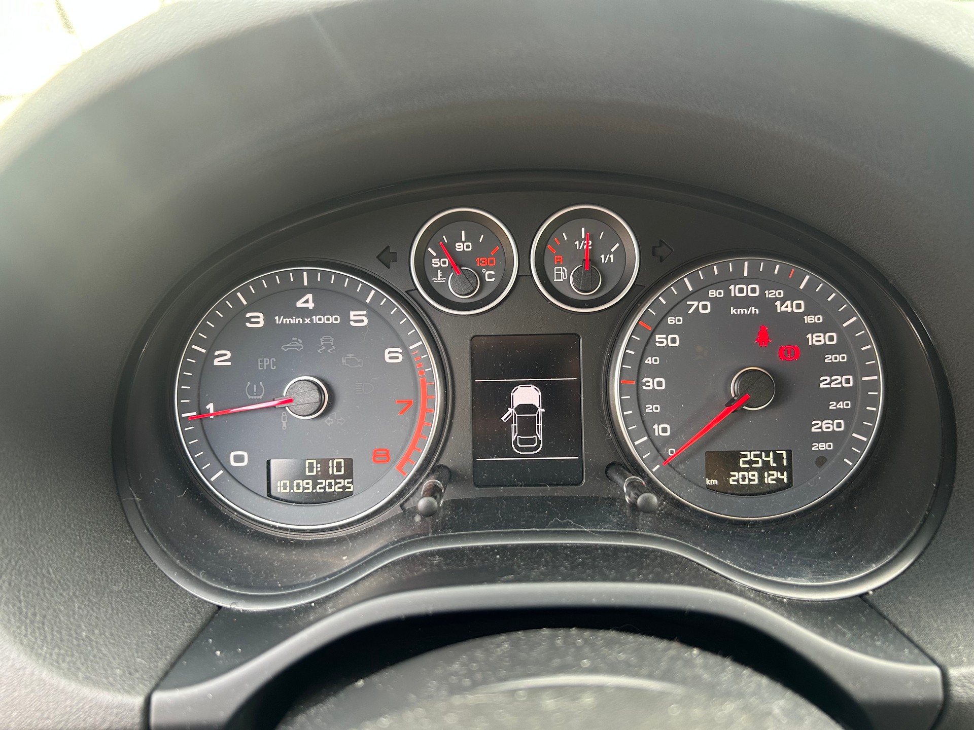 AUDI A3 Sportback 1.8 TFSI Ambition quattro-image-4