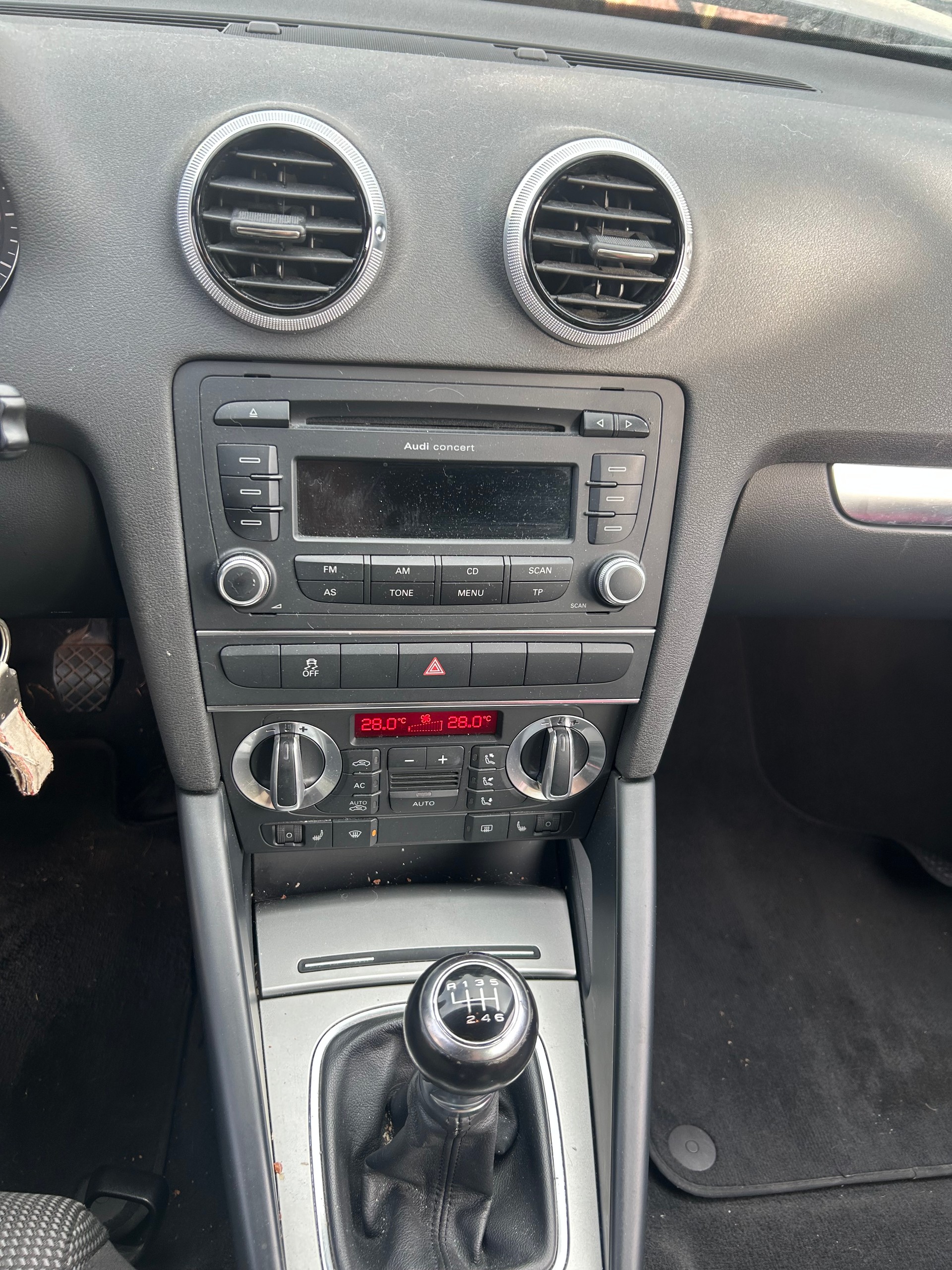 AUDI A3 Sportback 1.8 TFSI Ambition quattro-image-5