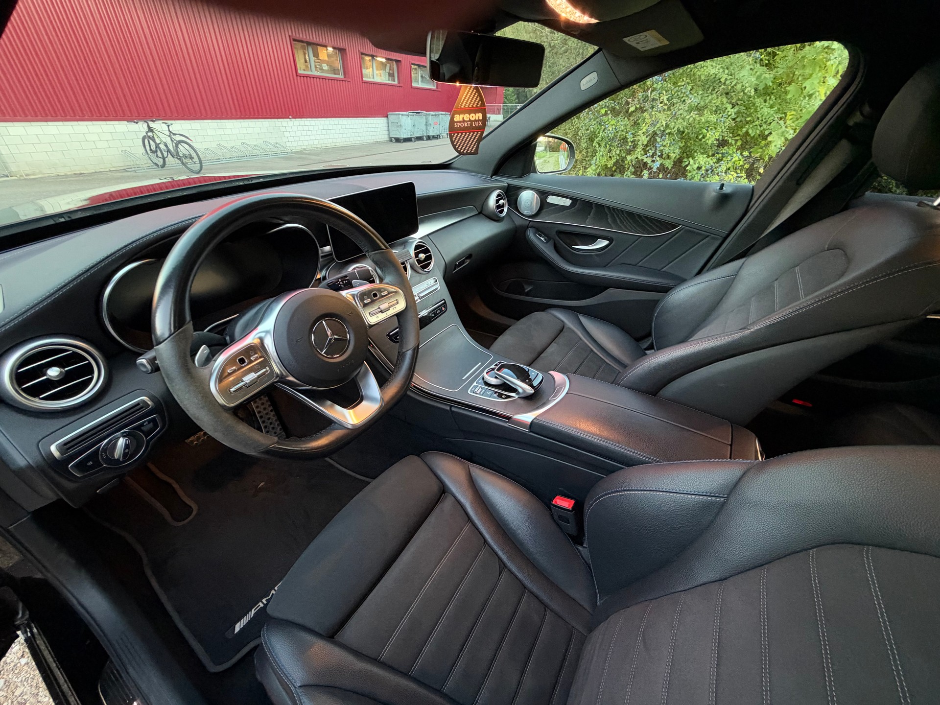 MERCEDES-BENZ C 200 Swiss Star AMG Line 4m-image-4