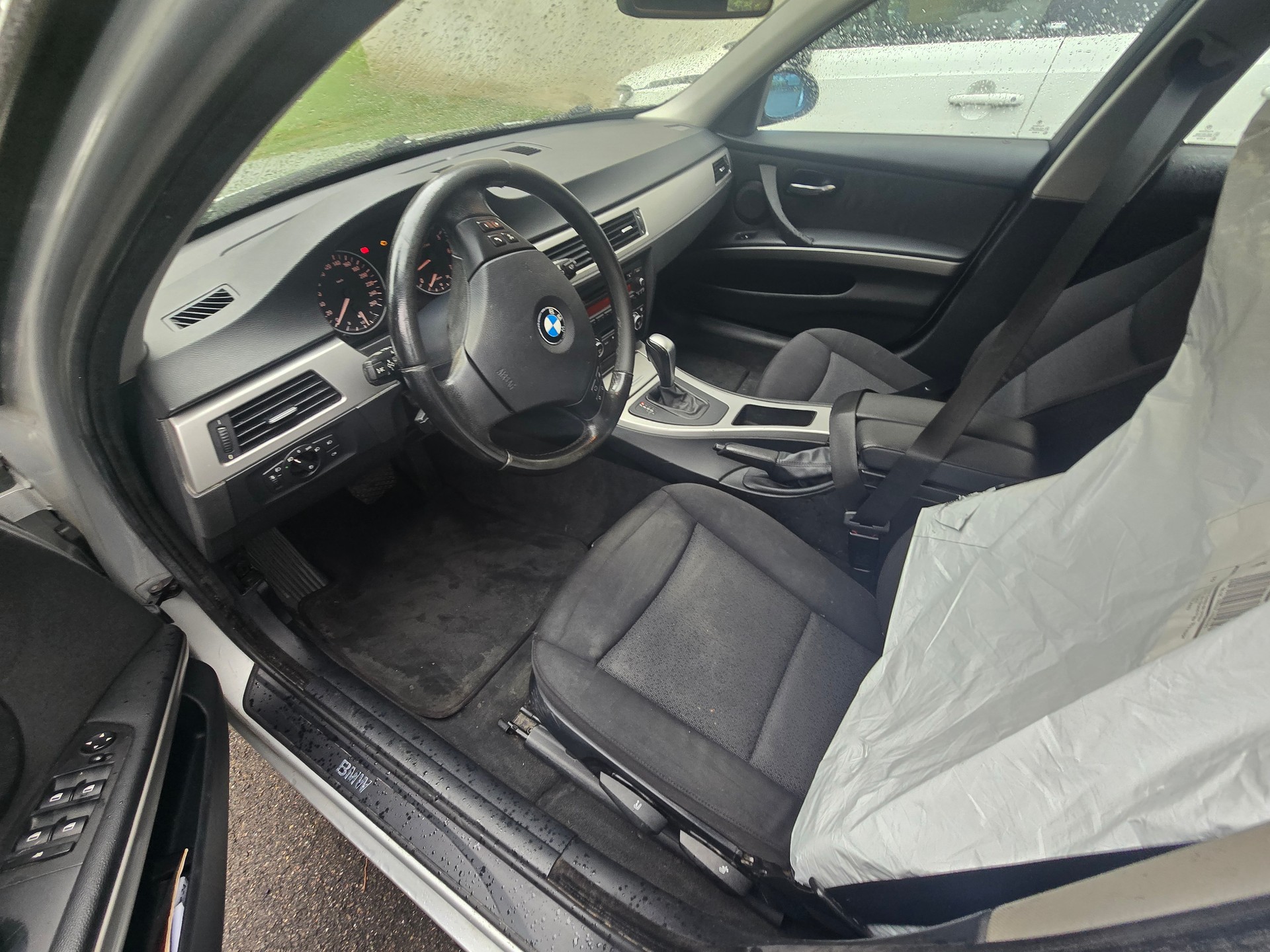 BMW 318i Touring Access Steptronic-image-6