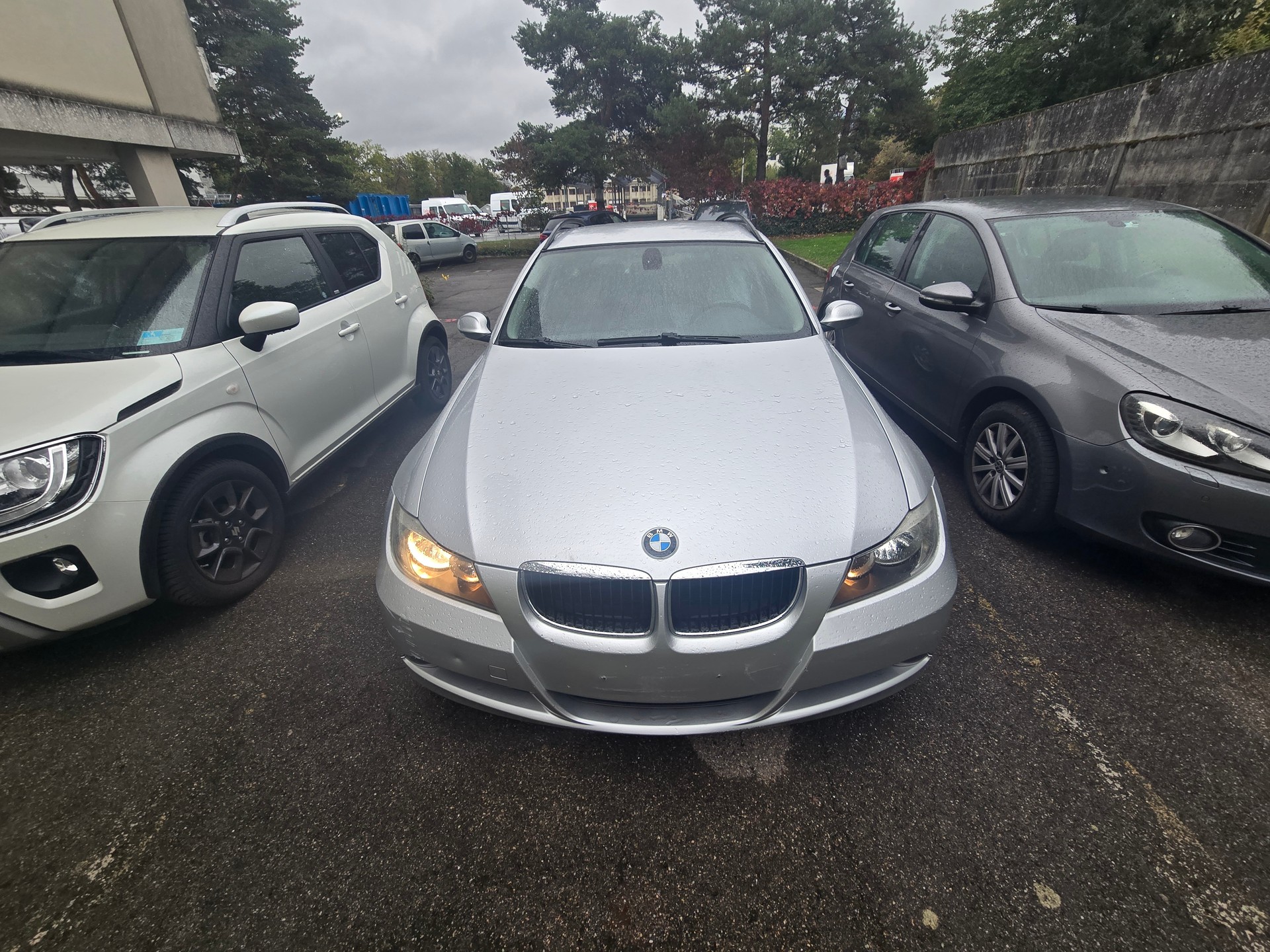 BMW 318i Touring Access Steptronic-image-0