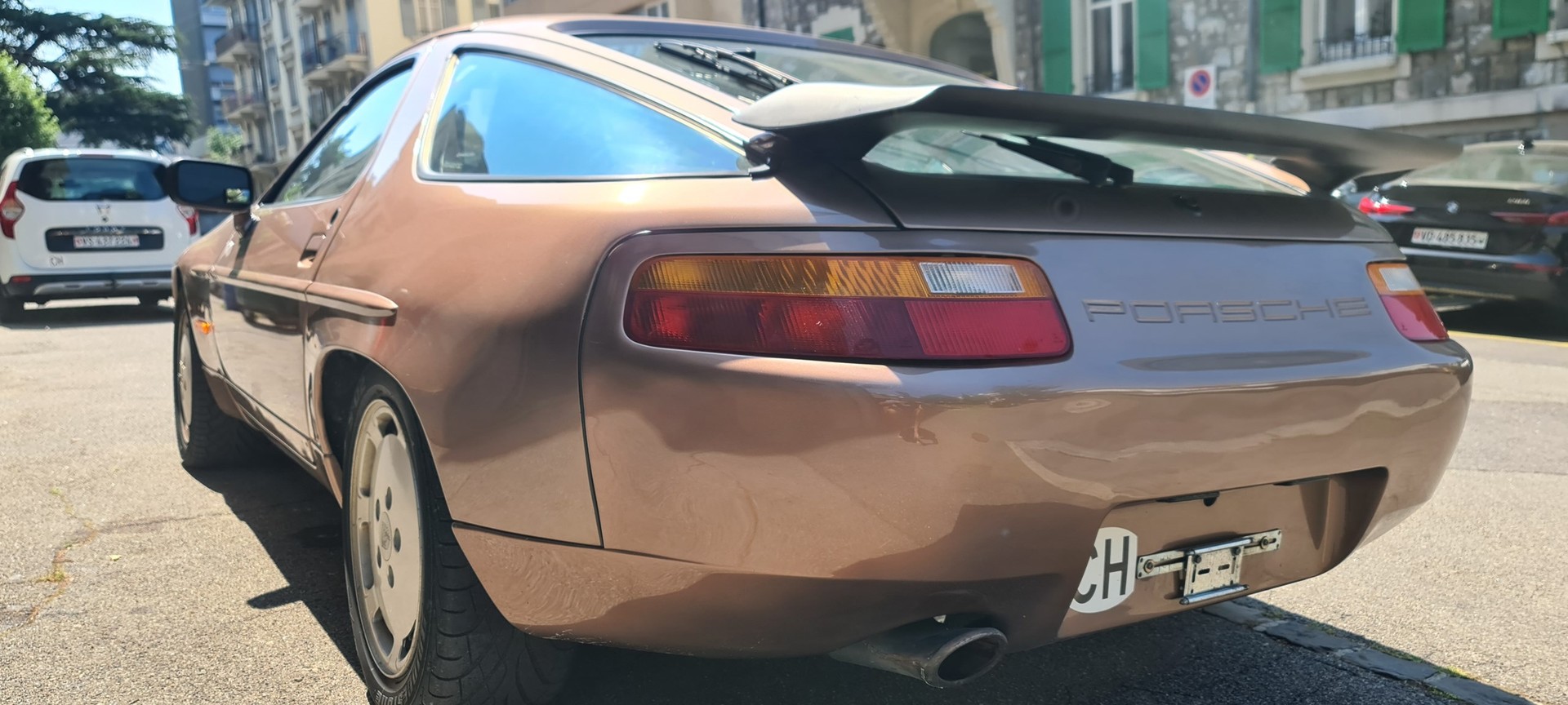 PORSCHE 928 S4-image-3