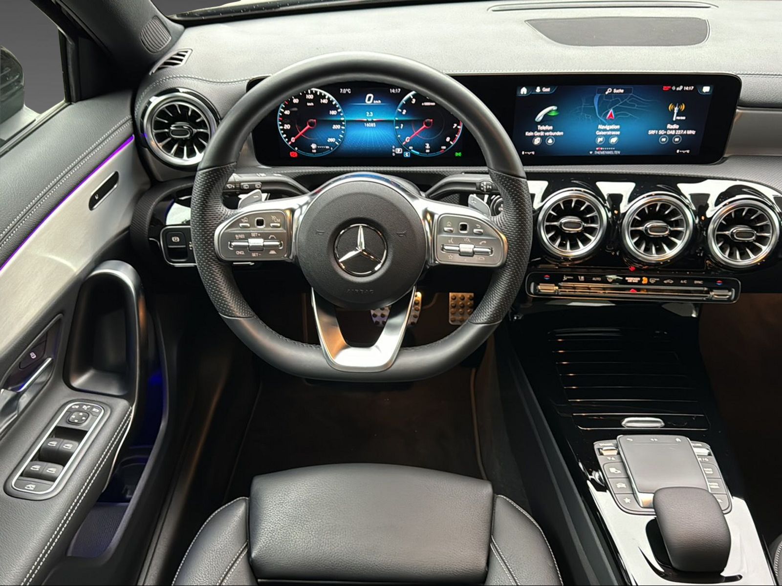 MERCEDES-BENZ A 250 AMG Line 4Matic-image-8