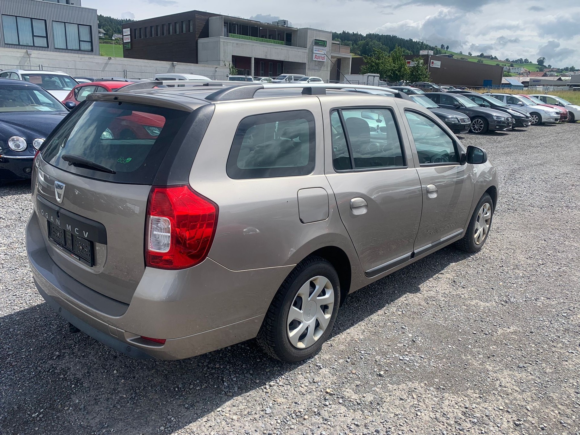 DACIA Logan MCV 0.9 Lauréate-image-4