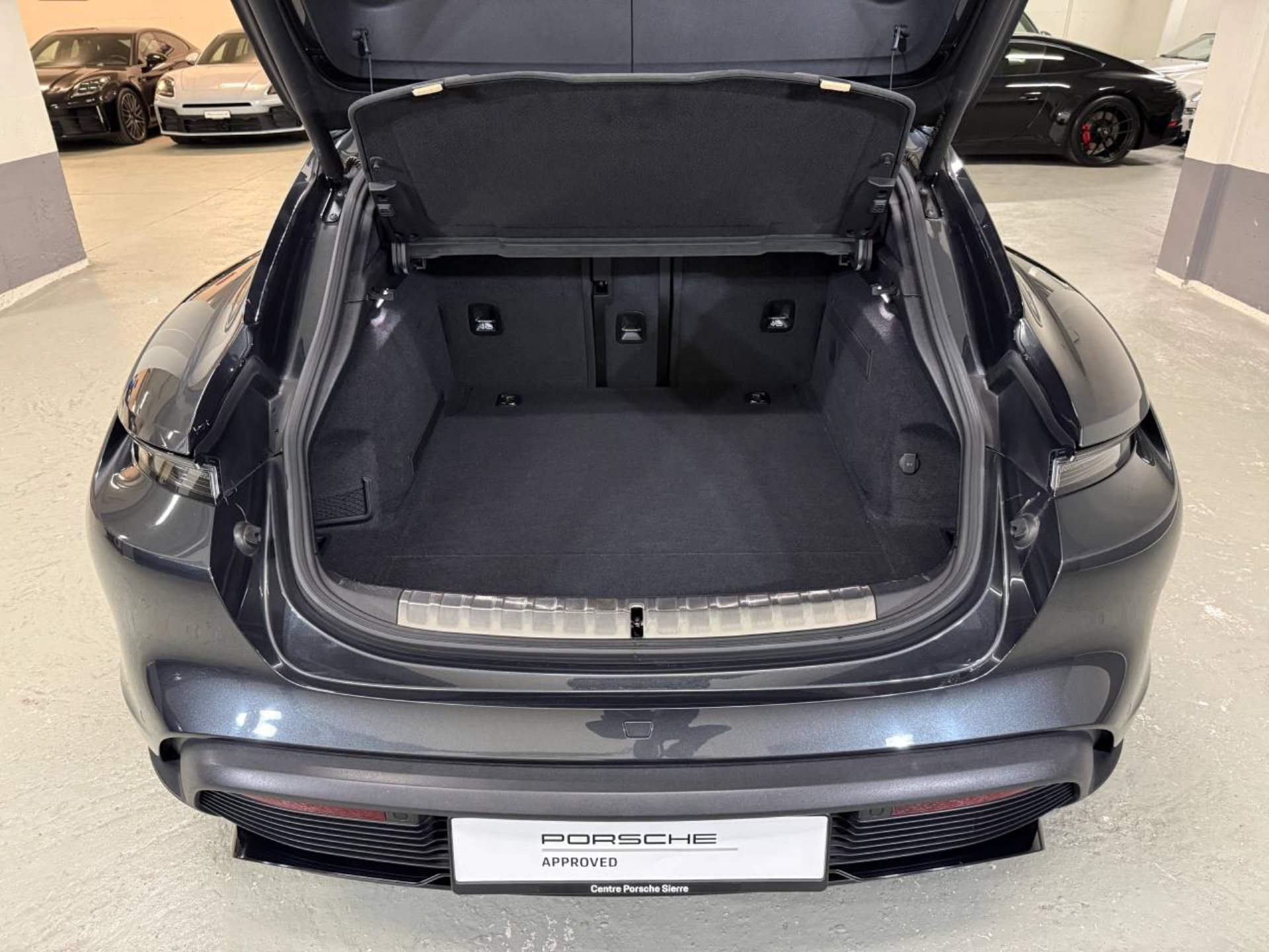 PORSCHE Taycan GTS Sport Turismo (MY22)-image-20