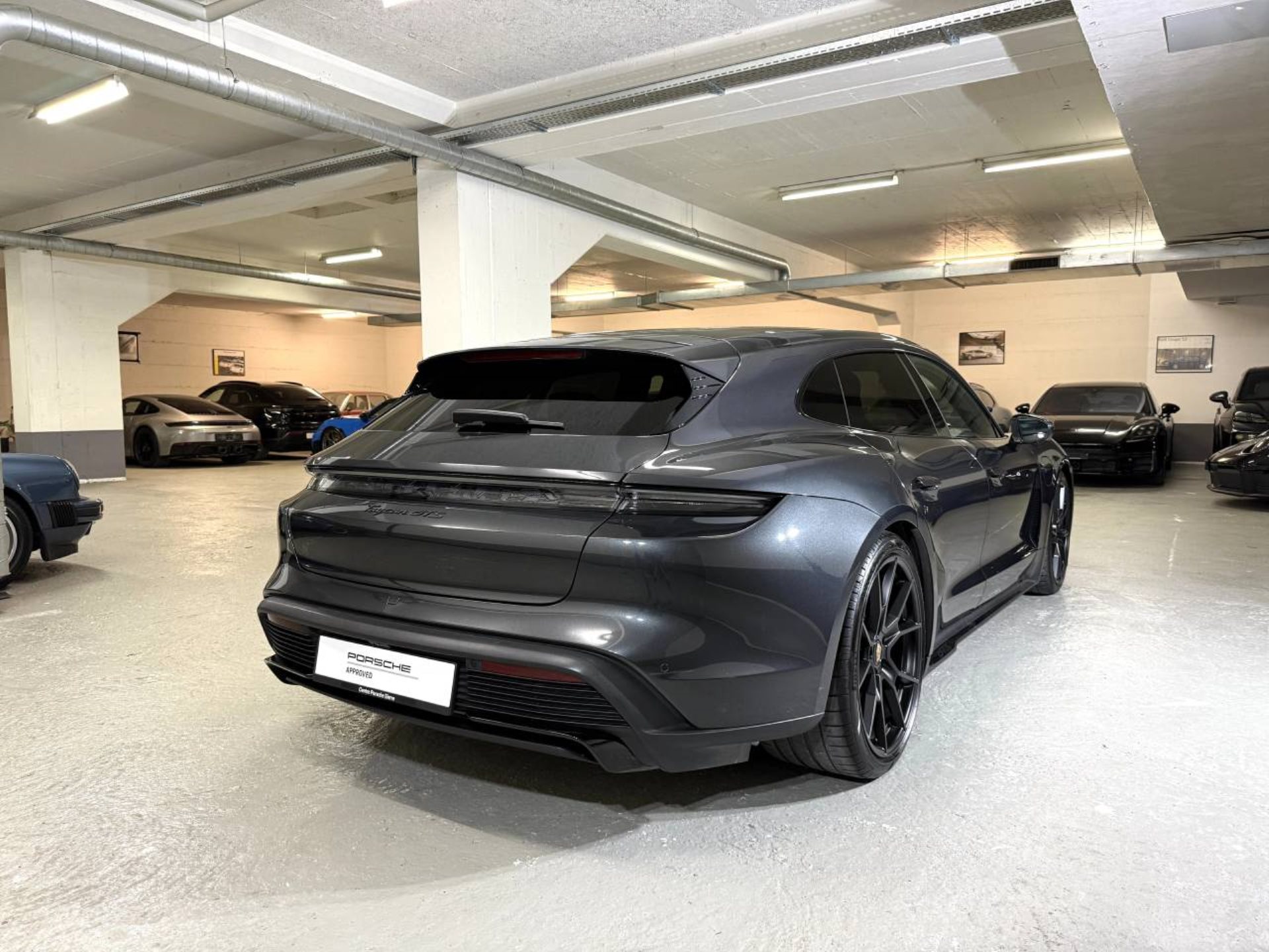PORSCHE Taycan GTS Sport Turismo (MY22)-image-6
