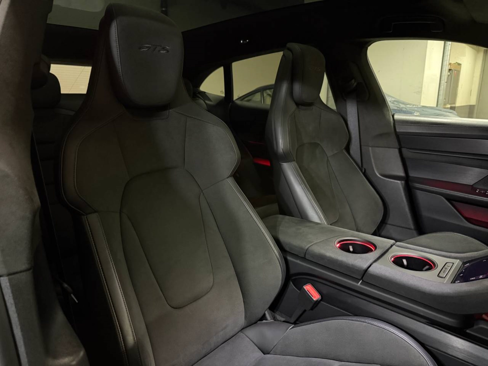 PORSCHE Taycan GTS Sport Turismo (MY22)-image-15