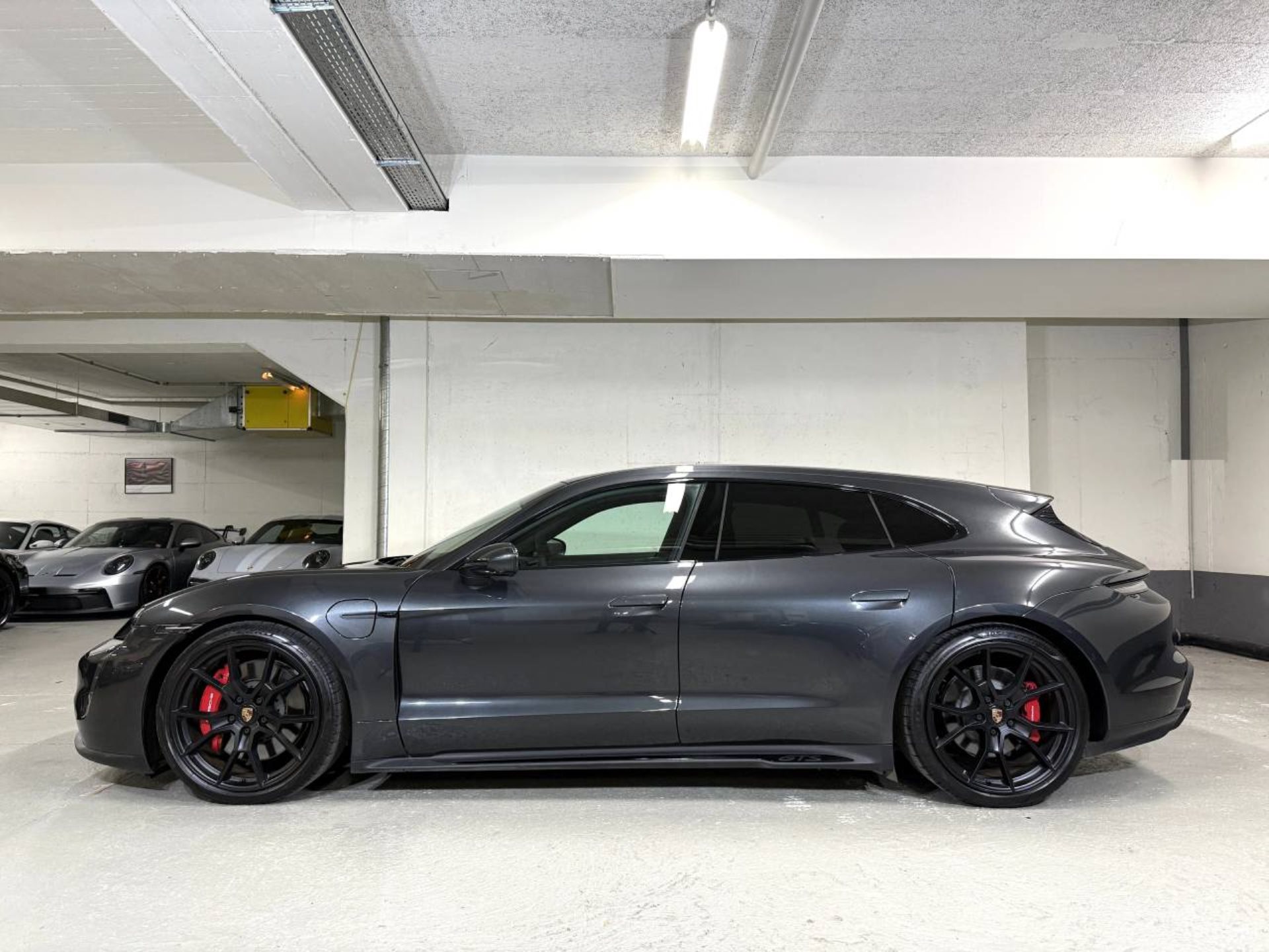 PORSCHE Taycan GTS Sport Turismo (MY22)-image-1