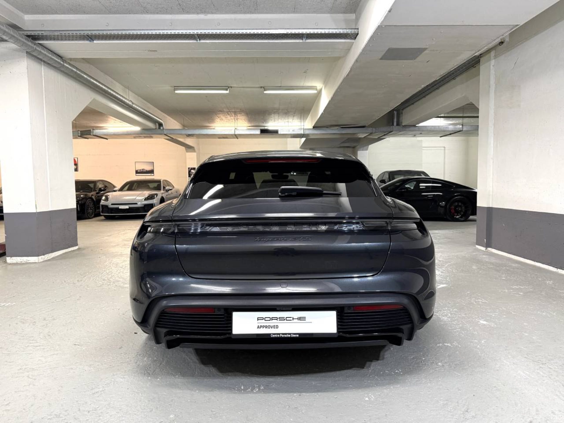 PORSCHE Taycan GTS Sport Turismo (MY22)-image-5