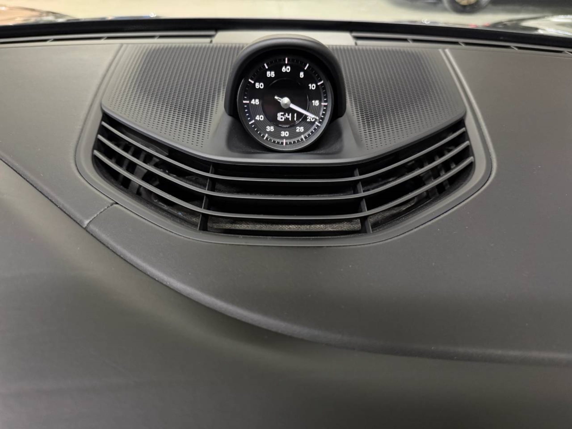 PORSCHE Taycan GTS Sport Turismo (MY22)-image-27