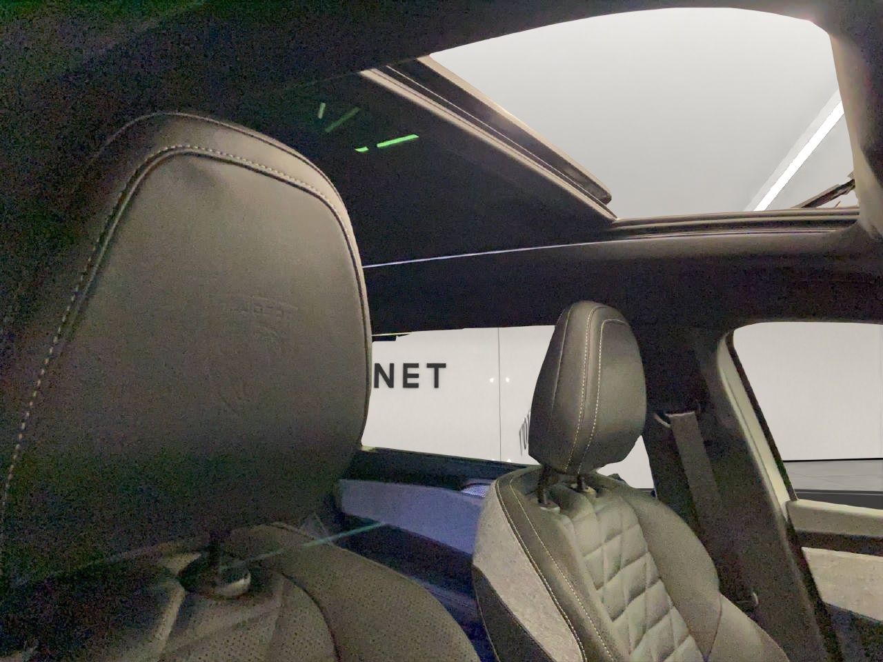 PEUGEOT 5008 1.2 Hybrid GT-image-11