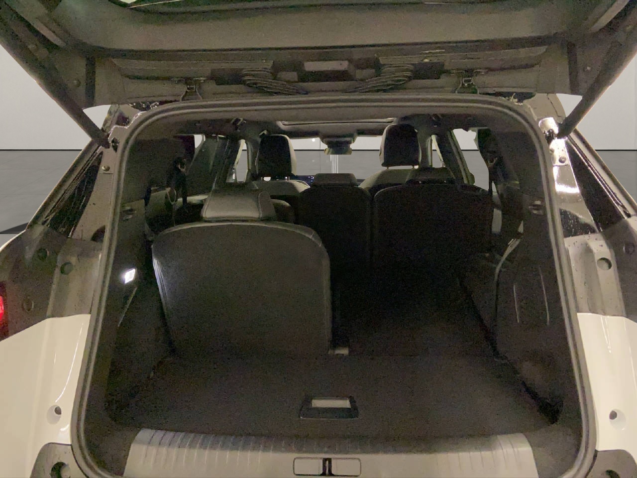 PEUGEOT 5008 1.2 Hybrid GT-image-12