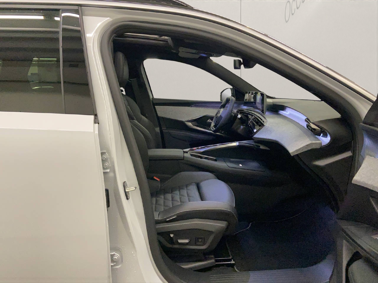 PEUGEOT 5008 1.2 Hybrid GT-image-10