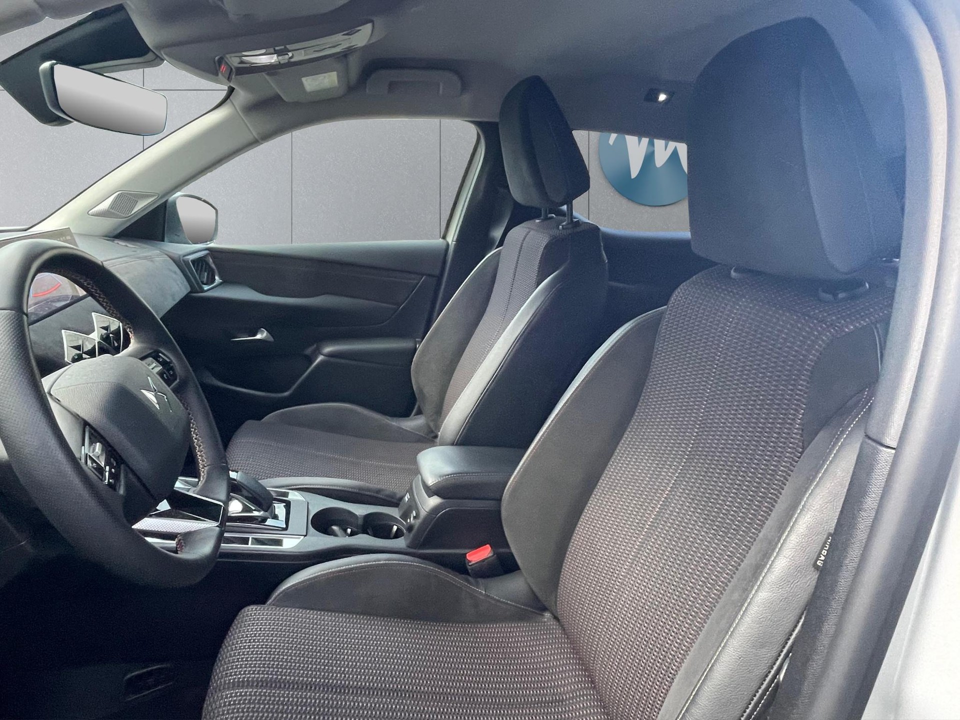 DS AUTOMOBILES 3 E-Tense Ligne Noire-image-6