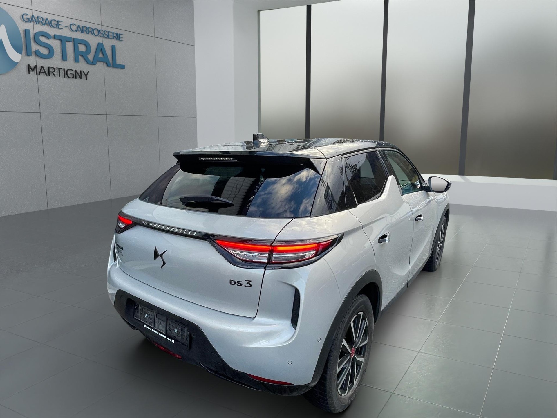 DS AUTOMOBILES 3 E-Tense Ligne Noire-image-2