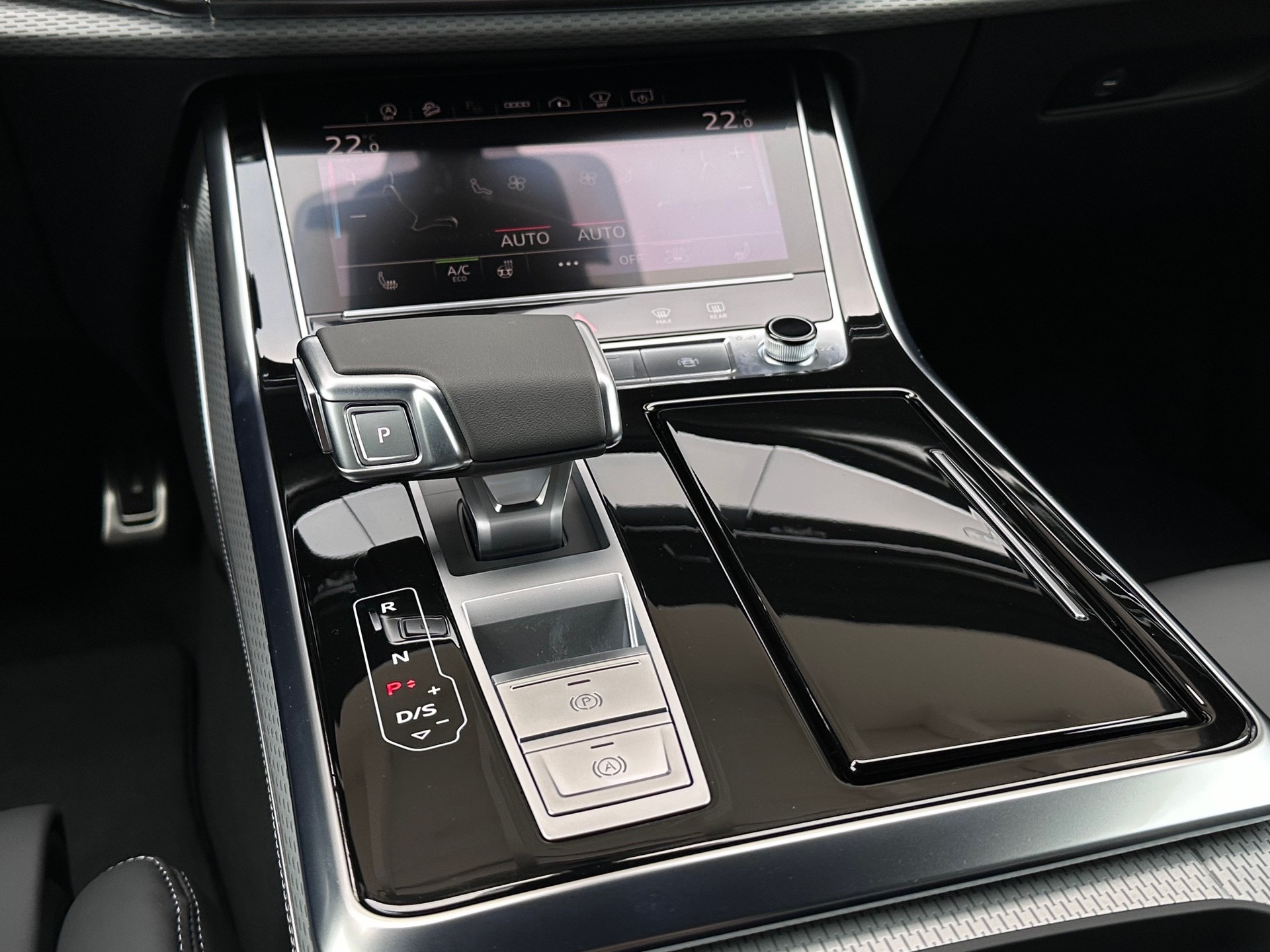 AUDI Q8 SUV 50 TDI quattro tiptronic-image-7