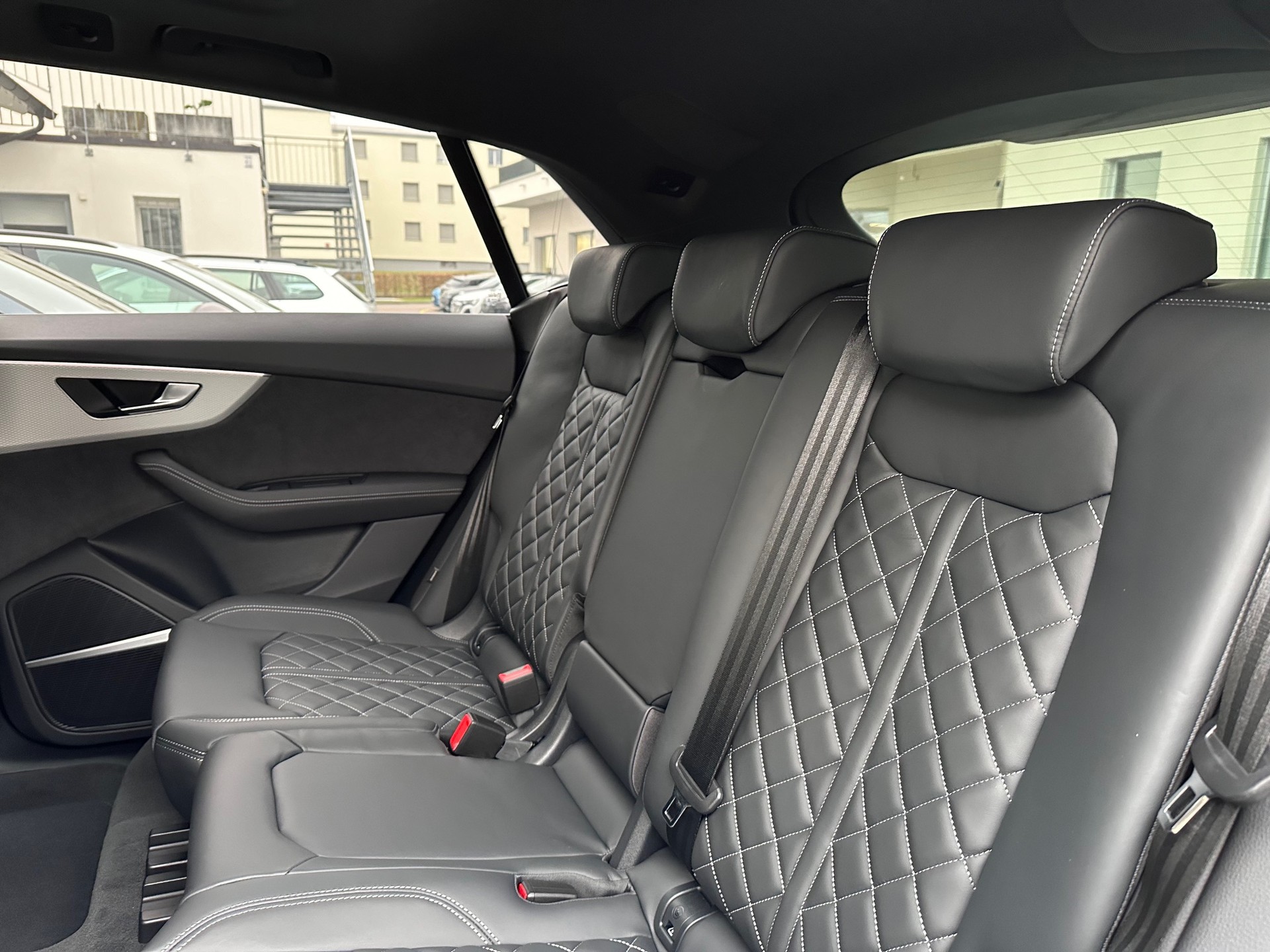 AUDI Q8 SUV 50 TDI quattro tiptronic-image-10