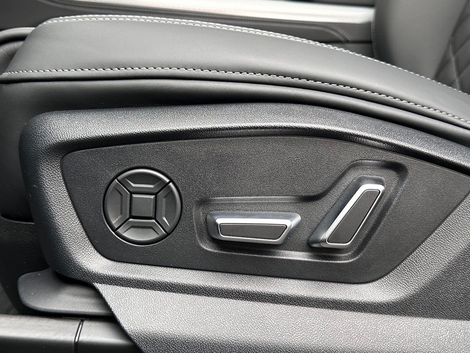 AUDI Q8 SUV 50 TDI quattro tiptronic-image-15