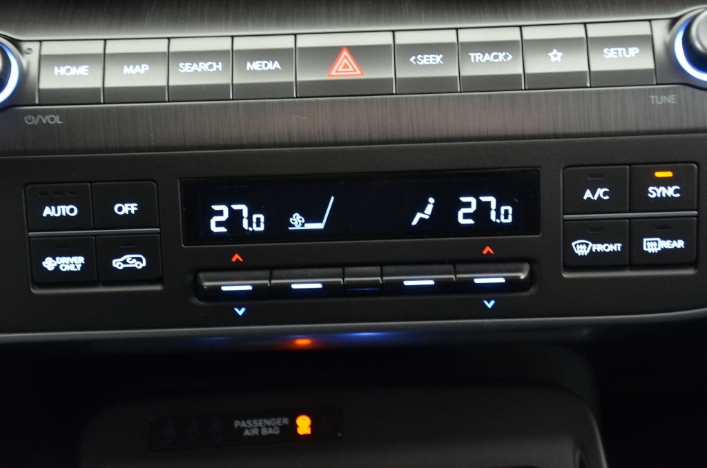 HYUNDAI Kona EV 65.4 kWh Prestige Plus-image-22