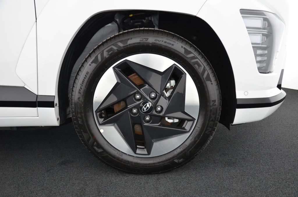 HYUNDAI Kona EV 65.4 kWh Prestige Plus-image-9