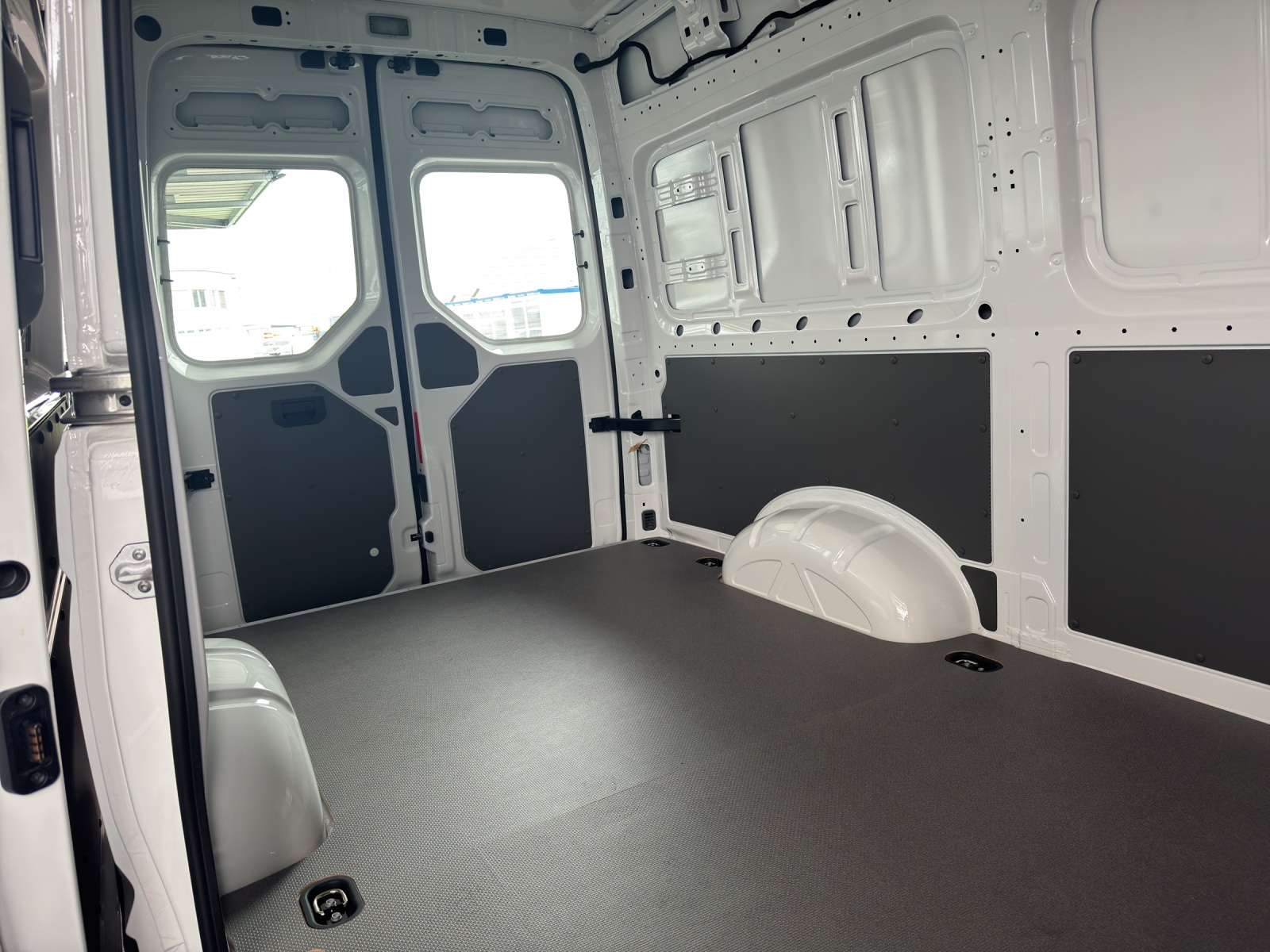 VW Crafter 35 Kaw. 3640 2.0 BI-TDI 177 4Motion-image-9