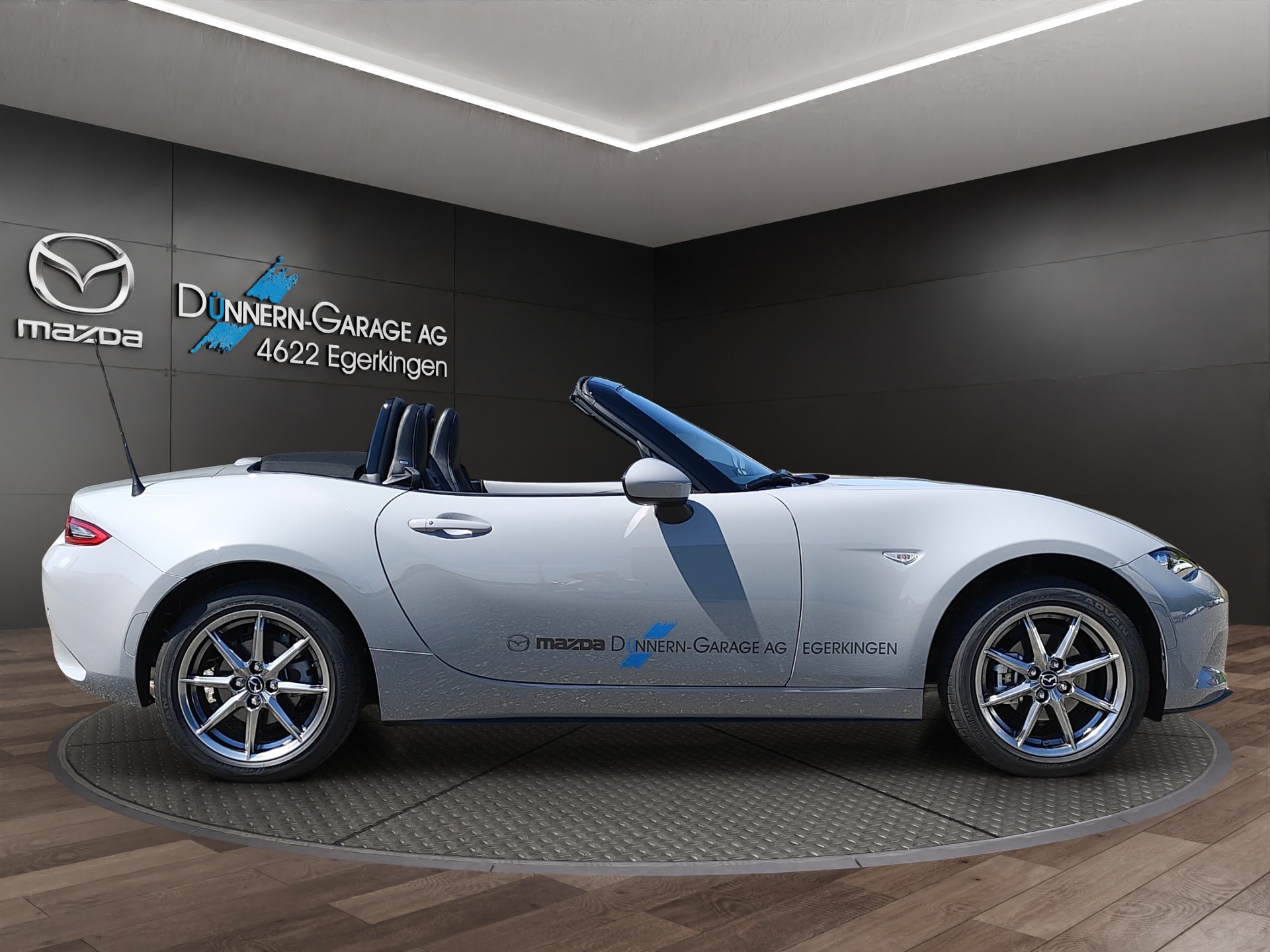 MAZDA MX-5 Skyactiv-G 132 Exclusive-line-image-3