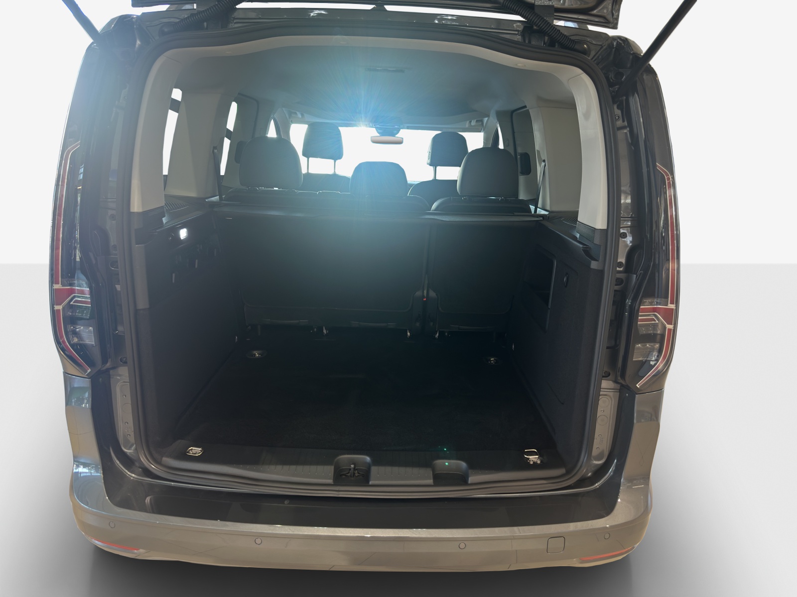 VW Caddy 1.5 TSI Style DSG-image-12