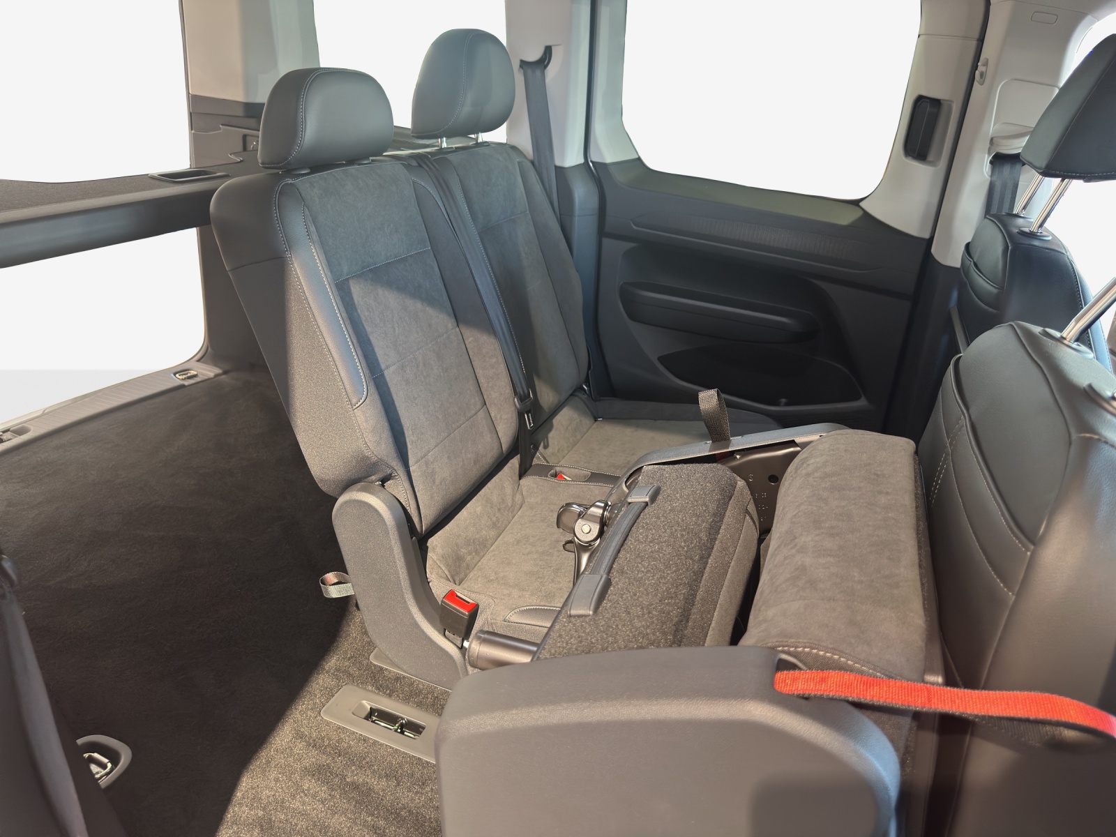 VW Caddy 1.5 TSI Style DSG-image-13
