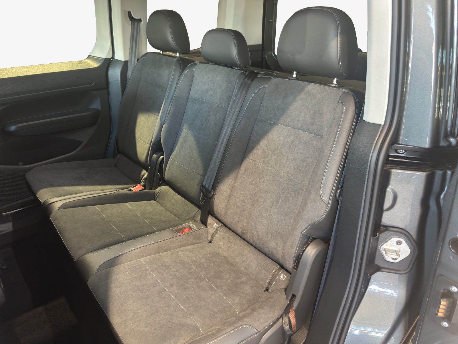 VW Caddy 1.5 TSI Style DSG-image-11