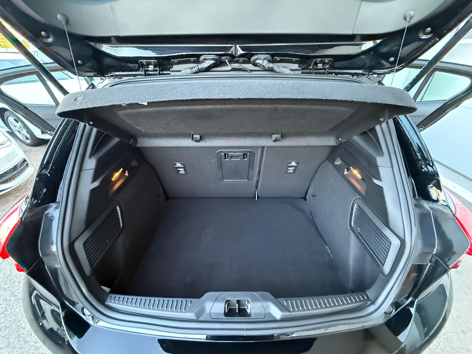 FORD Focus 1.0 SCTi ST Line-image-11