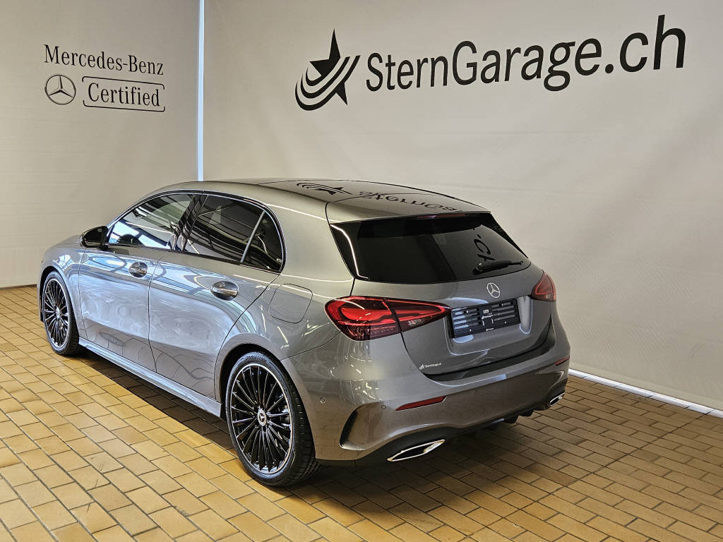 MERCEDES-BENZ A 220 4Matic AMG Line-image-2