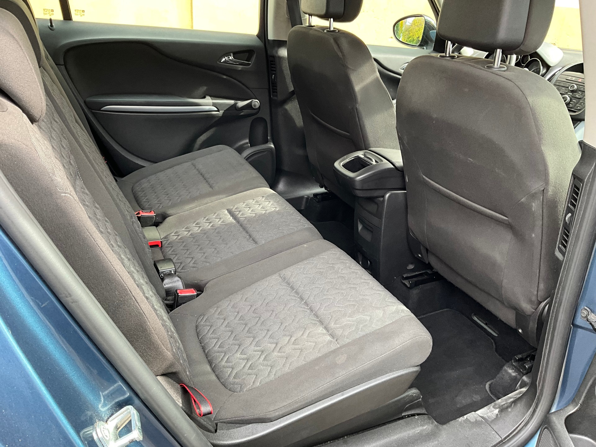 OPEL Zafira Tourer 1.6i 16V Turbo Active Edition-image-5