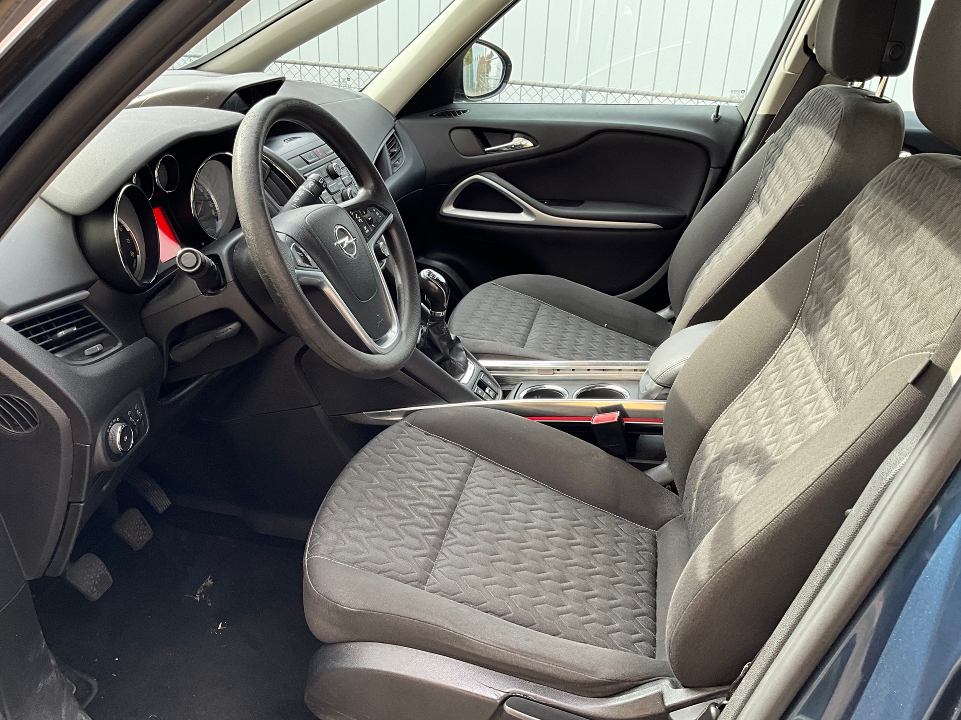 OPEL Zafira Tourer 1.6i 16V Turbo Active Edition-image-8