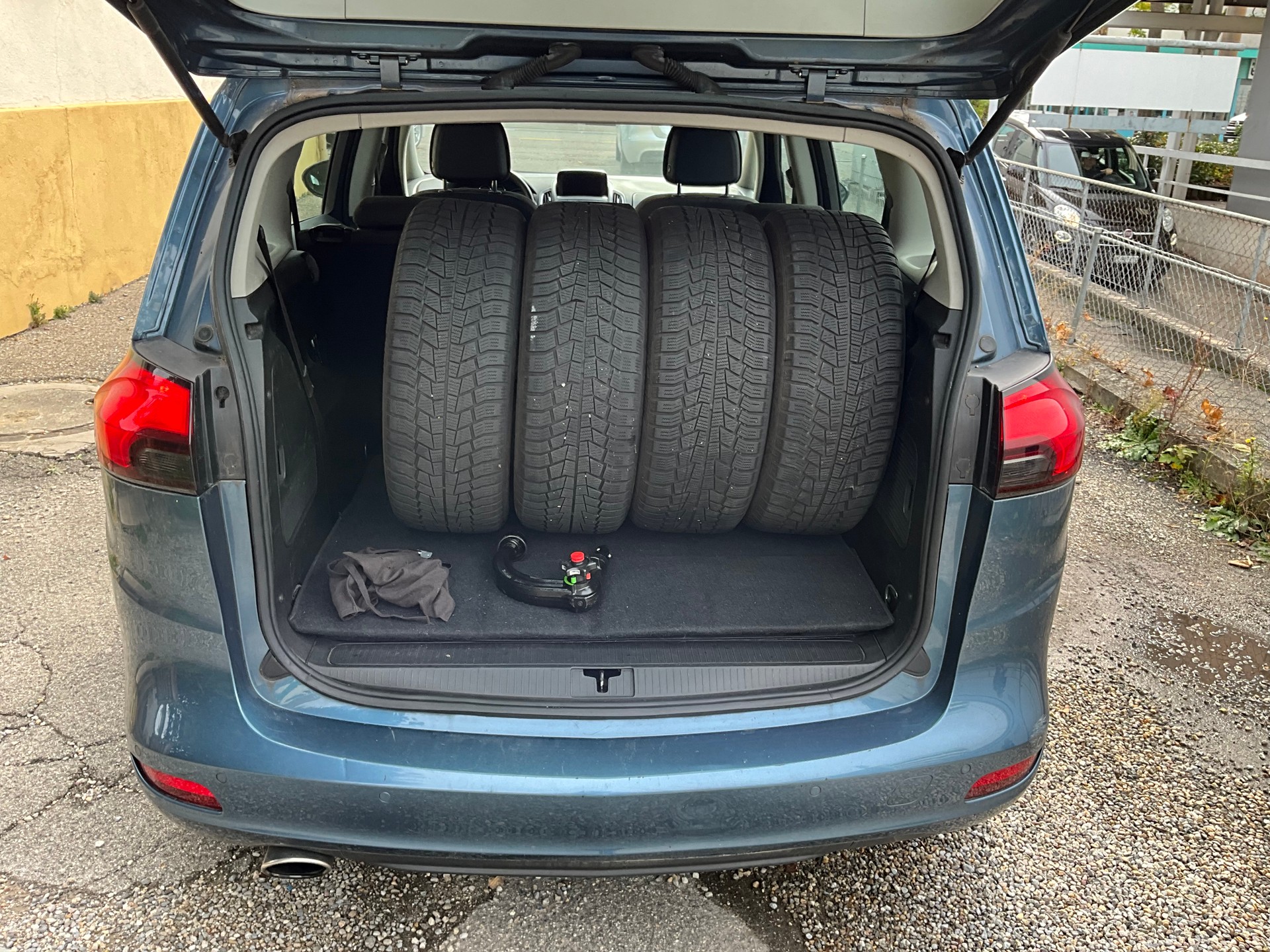 OPEL Zafira Tourer 1.6i 16V Turbo Active Edition-image-4