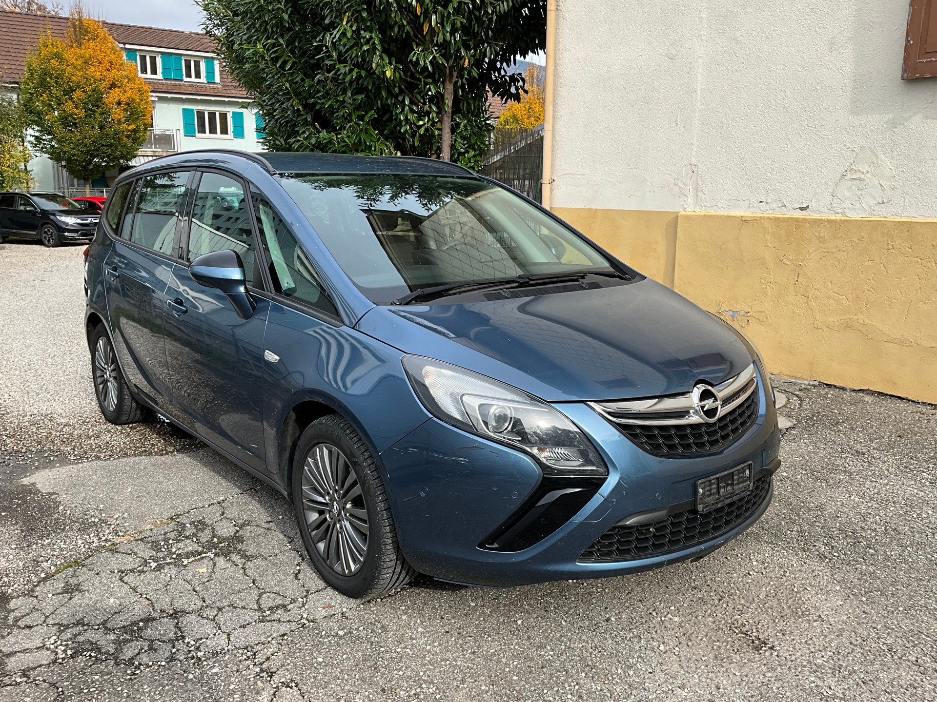 OPEL Zafira Tourer 1.6i 16V Turbo Active Edition-image-2