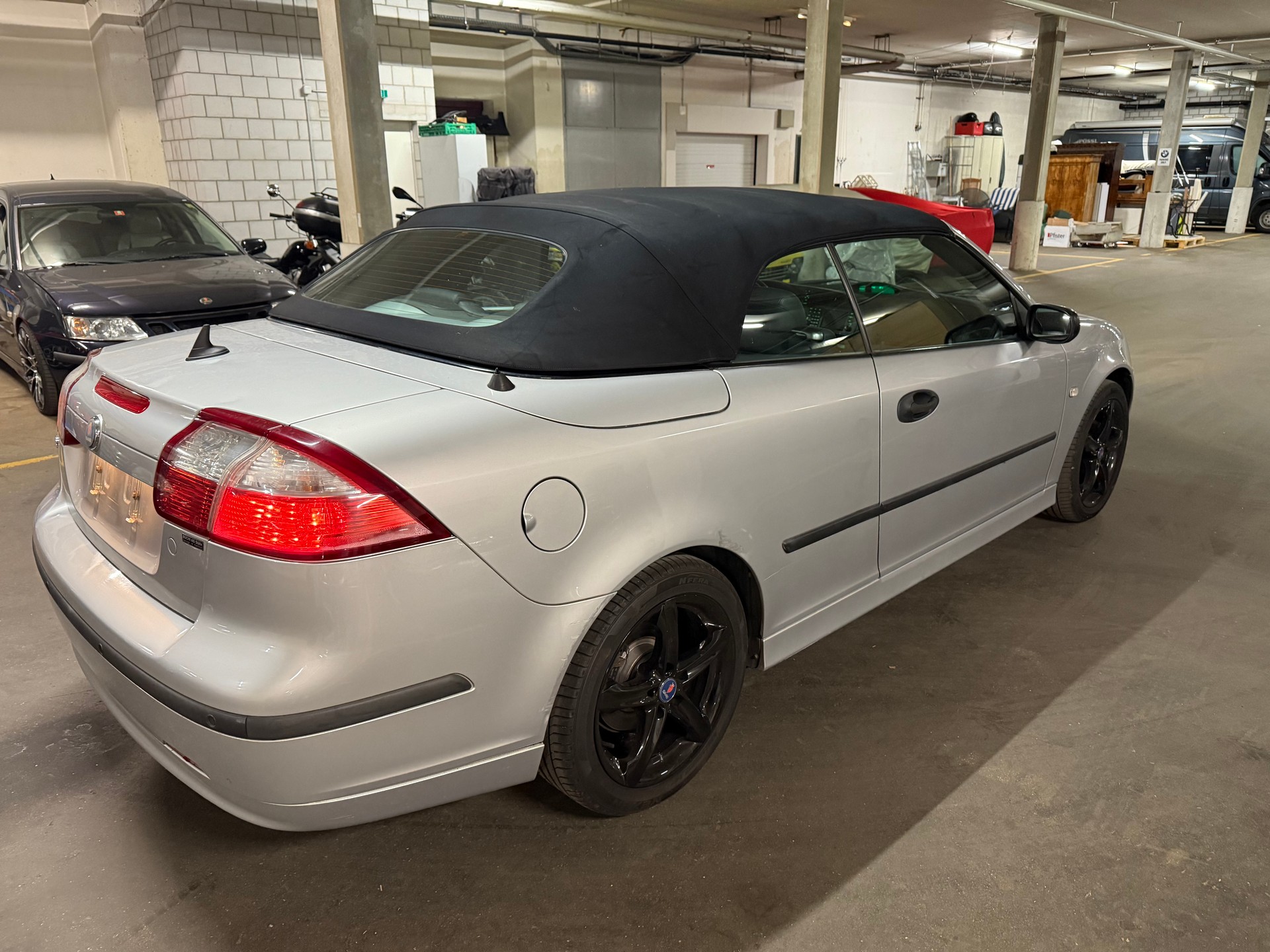 SAAB 9-3 2.0t Vector-image-4