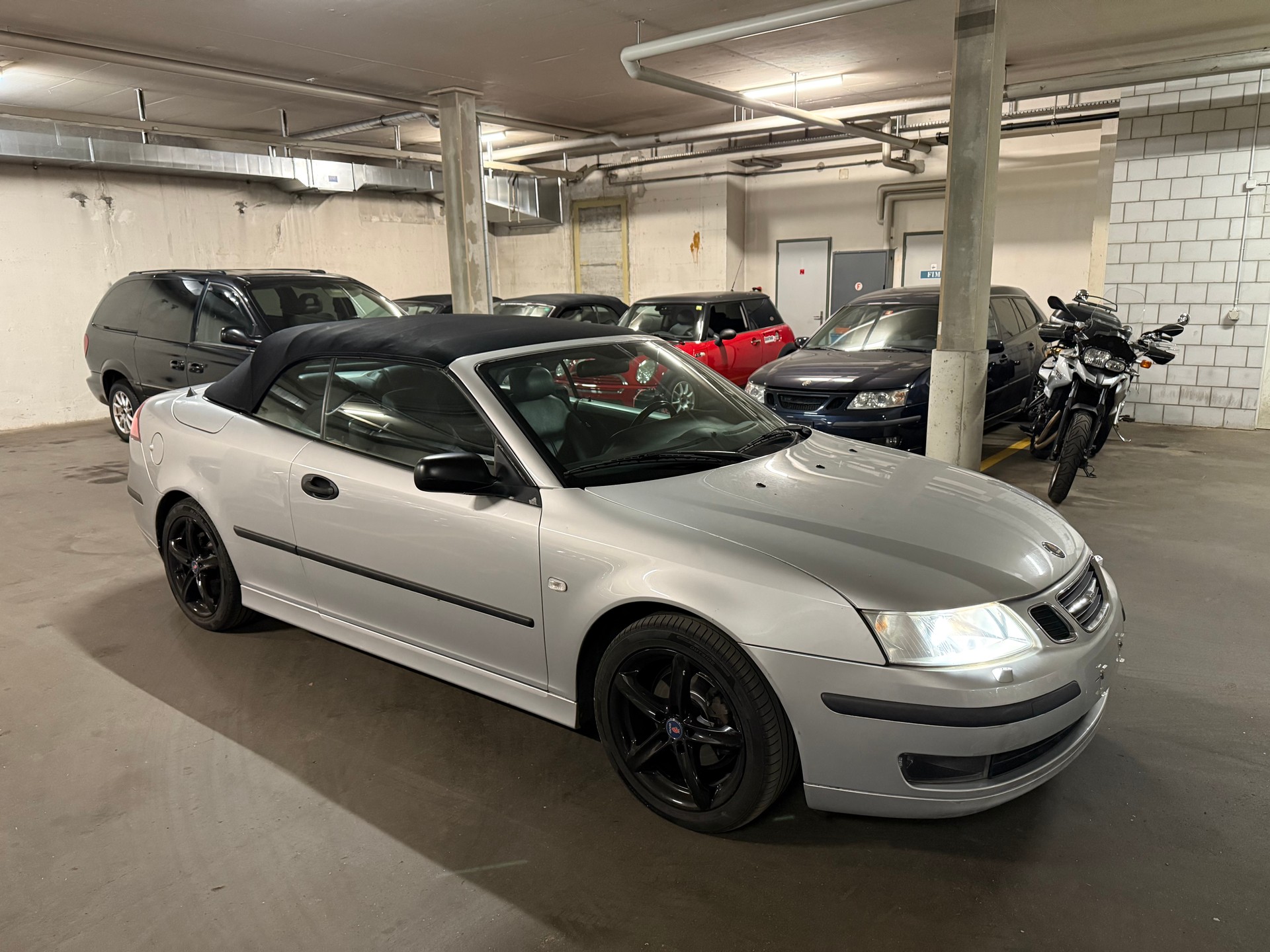 SAAB 9-3 2.0t Vector-image-2