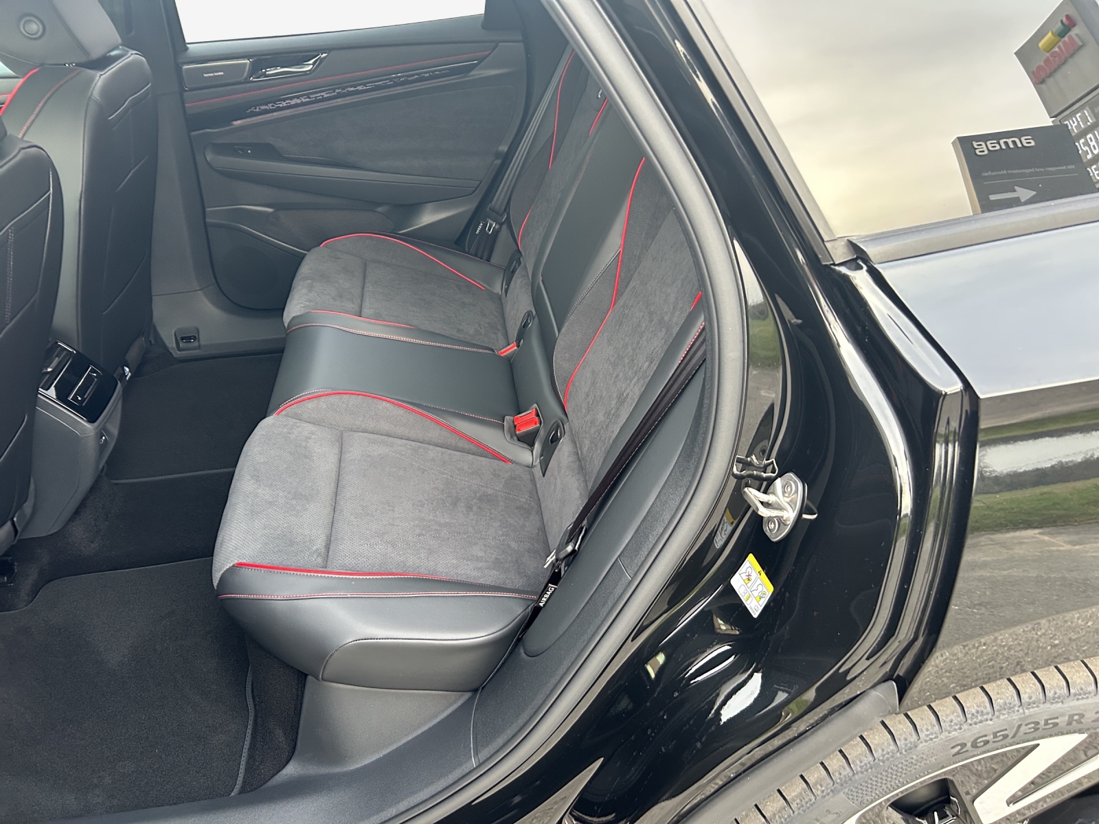 VW ID.7 Tourer GTX 86 kWh GTX 4 Motion-image-9