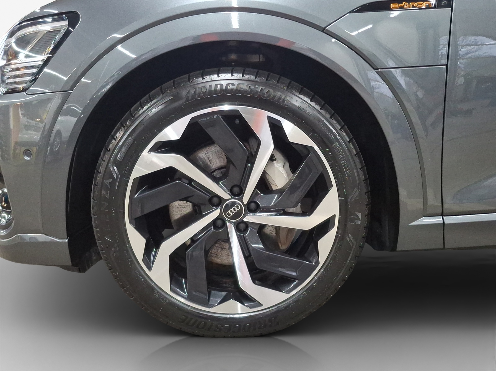 AUDI e-tron 55 Sportback S Line Black Edition quattro-image-15