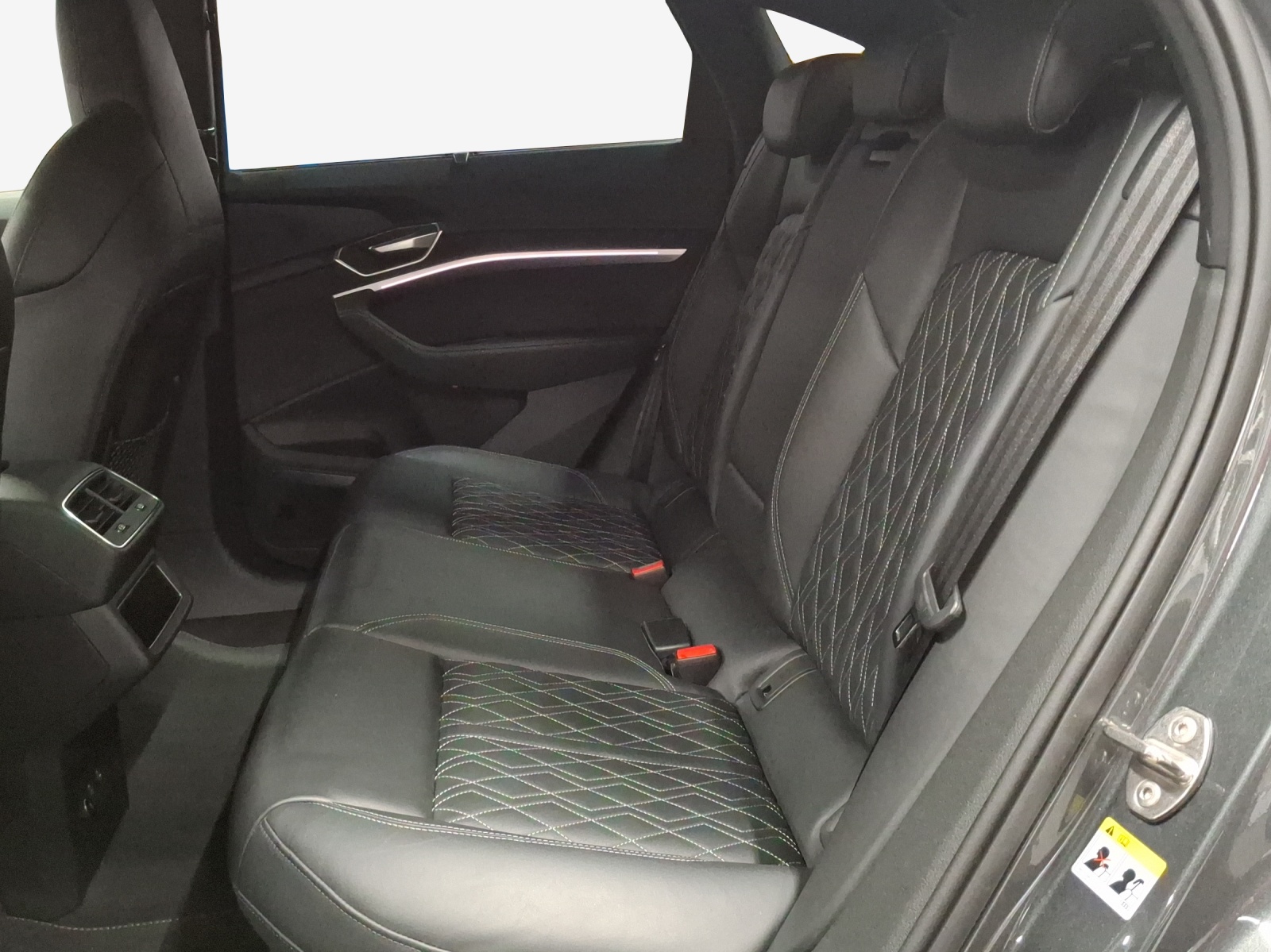 AUDI e-tron 55 Sportback S Line Black Edition quattro-image-12