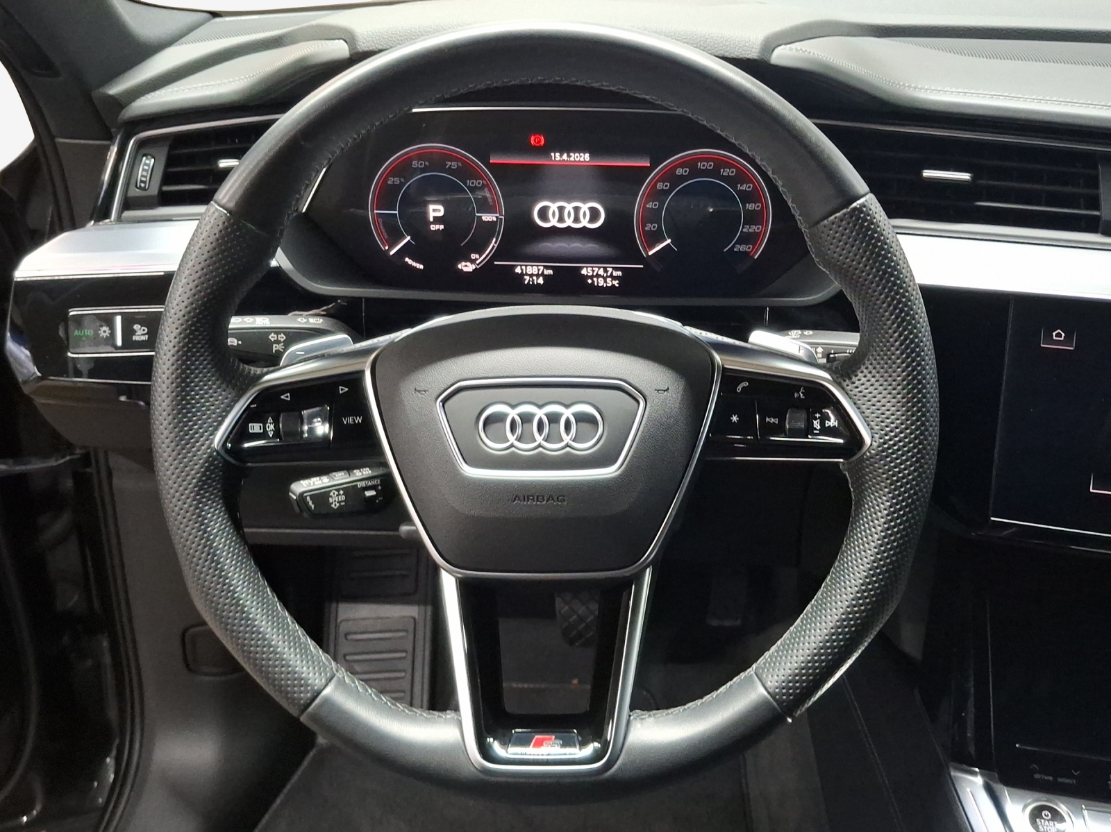 AUDI e-tron 55 Sportback S Line Black Edition quattro-image-10