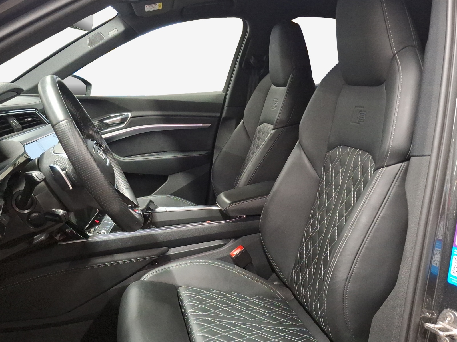 AUDI e-tron 55 Sportback S Line Black Edition quattro-image-8