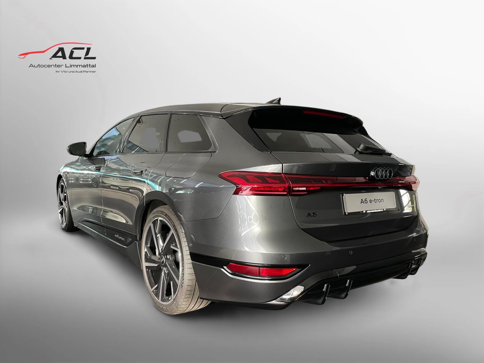 AUDI A6 Avant e-tron quattro-image-5