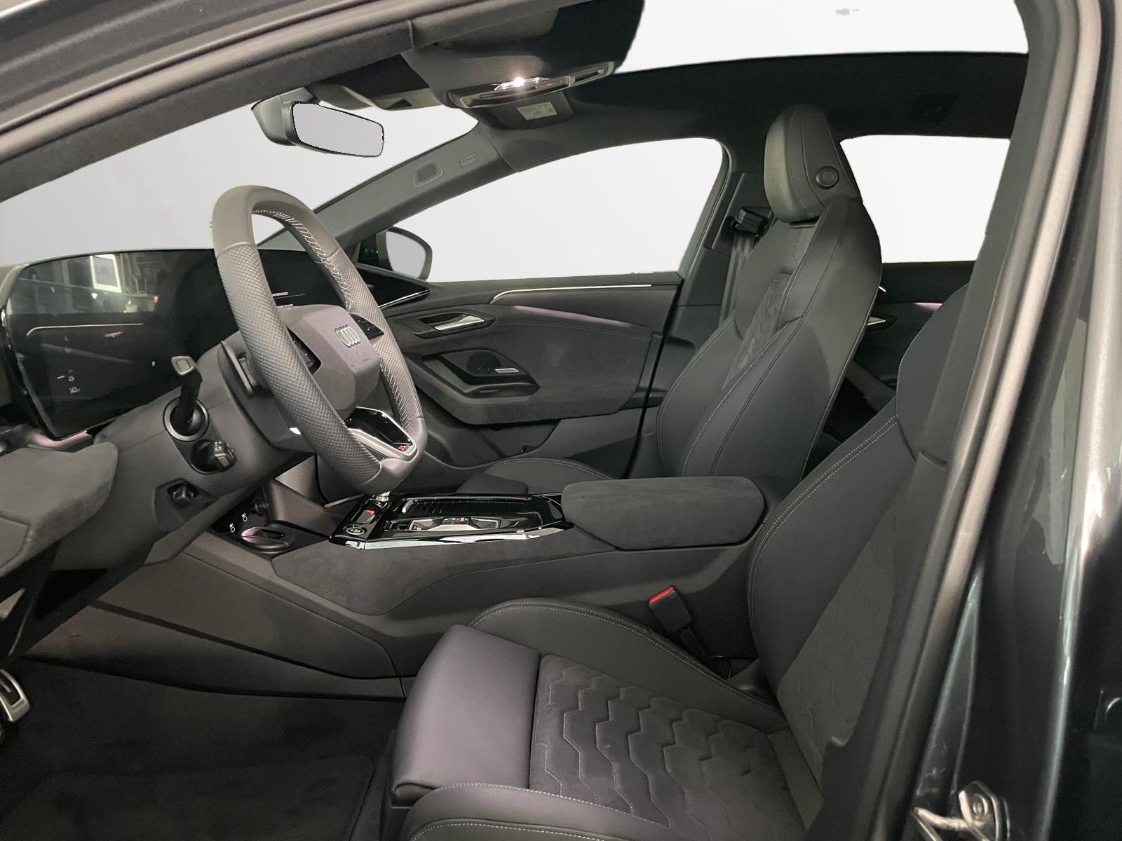 AUDI A6 Avant e-tron quattro-image-2