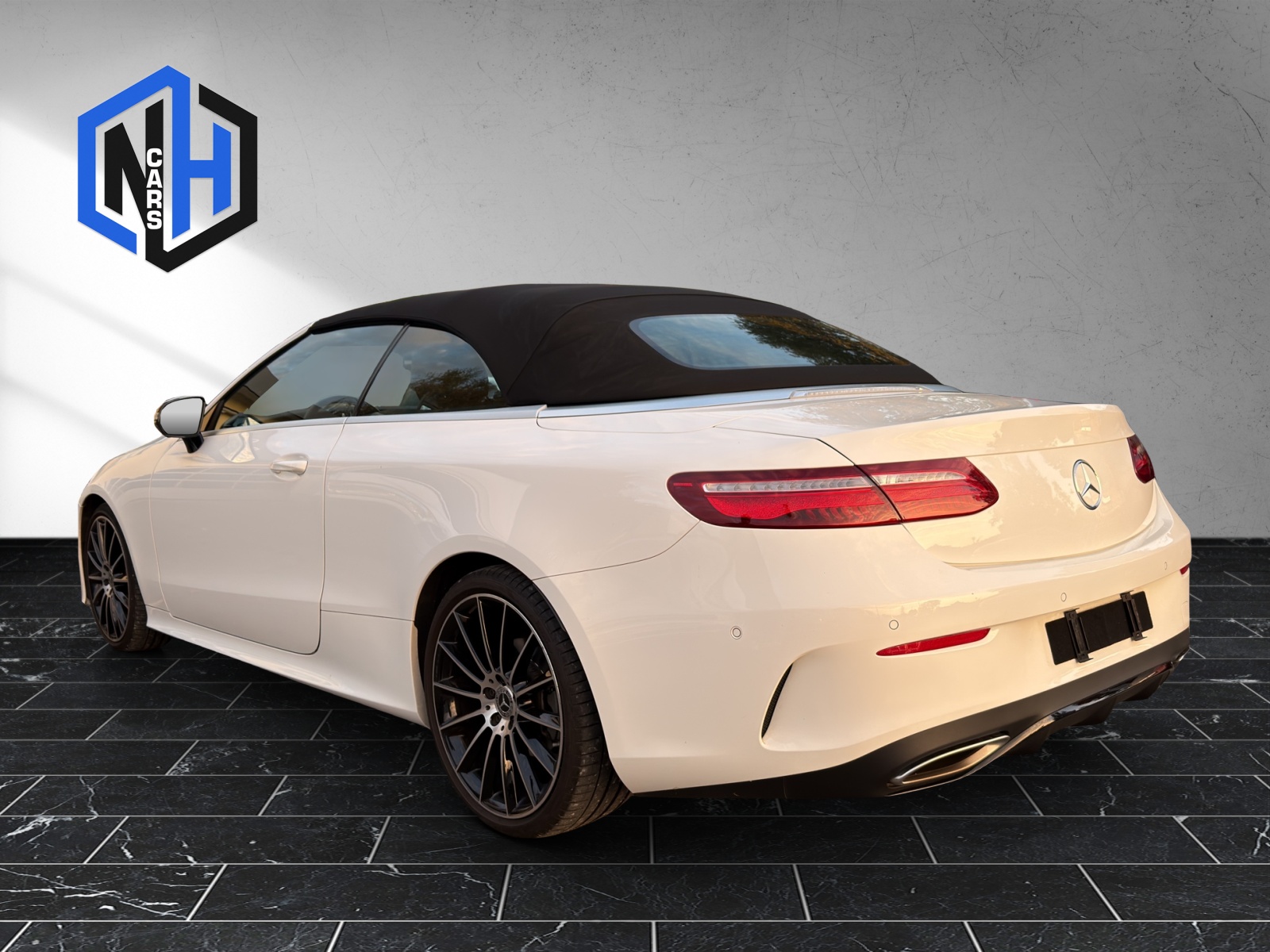 MERCEDES-BENZ E 200 Cabriolet AMG Line 9G-Tronic-image-4